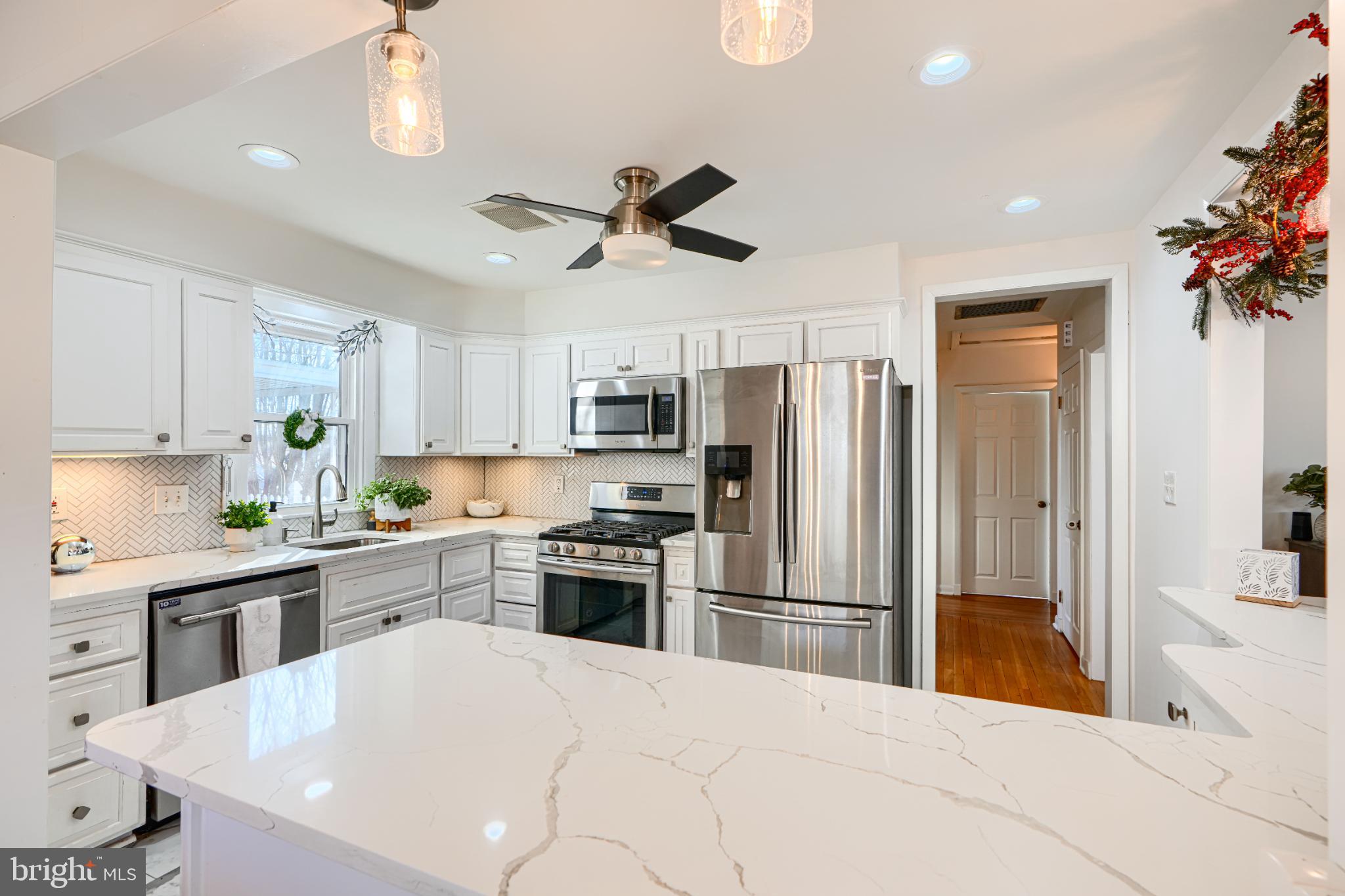 HARWOOD MANOR - Residential