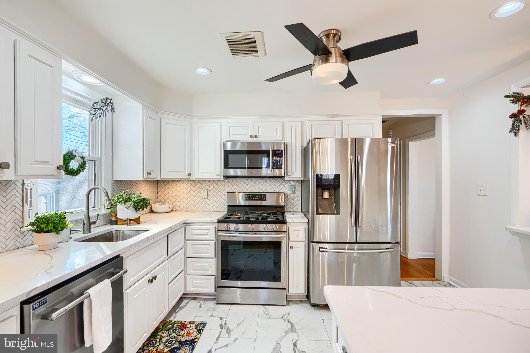 HARWOOD MANOR - Residential