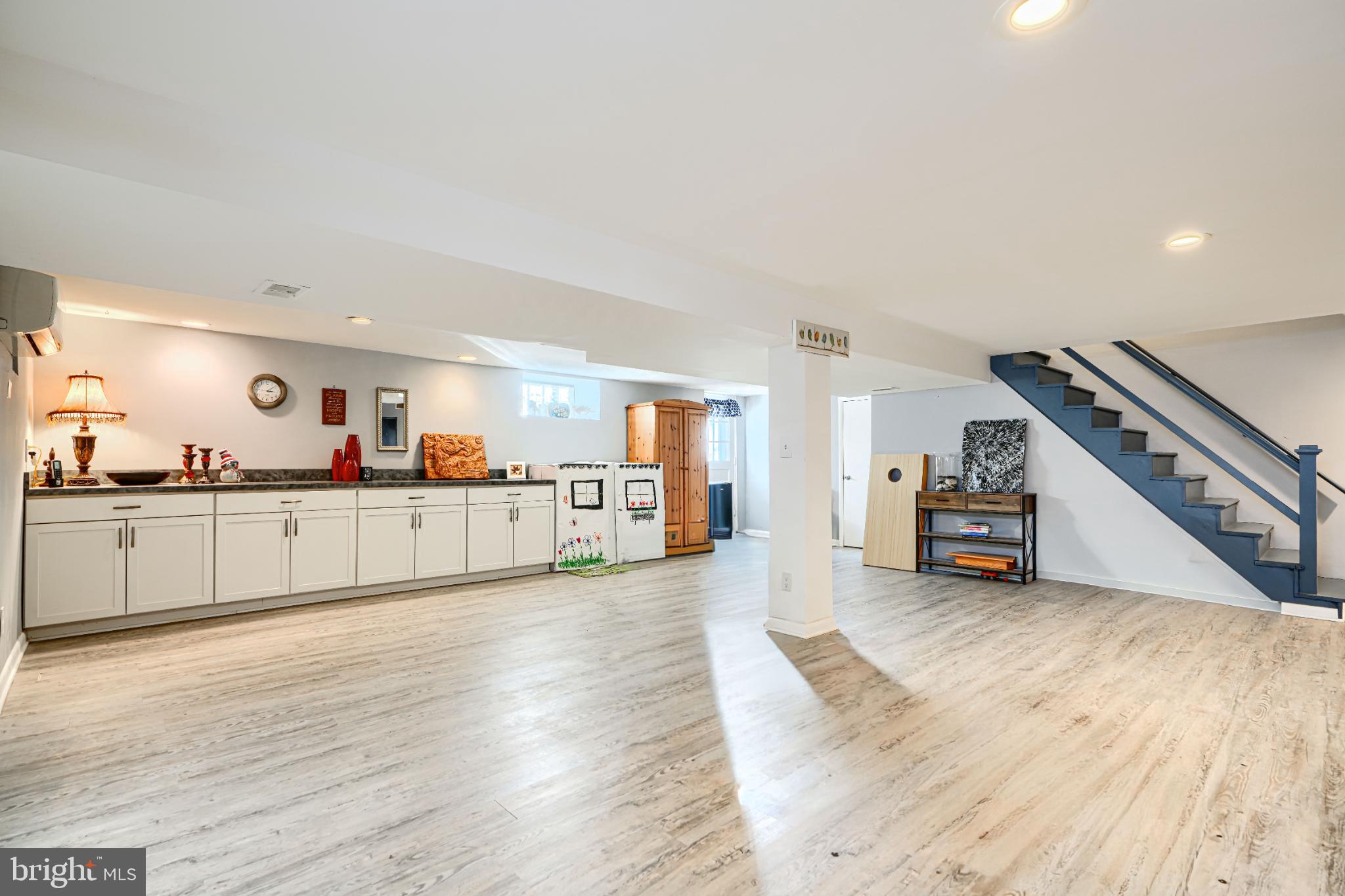 HARWOOD MANOR - Residential