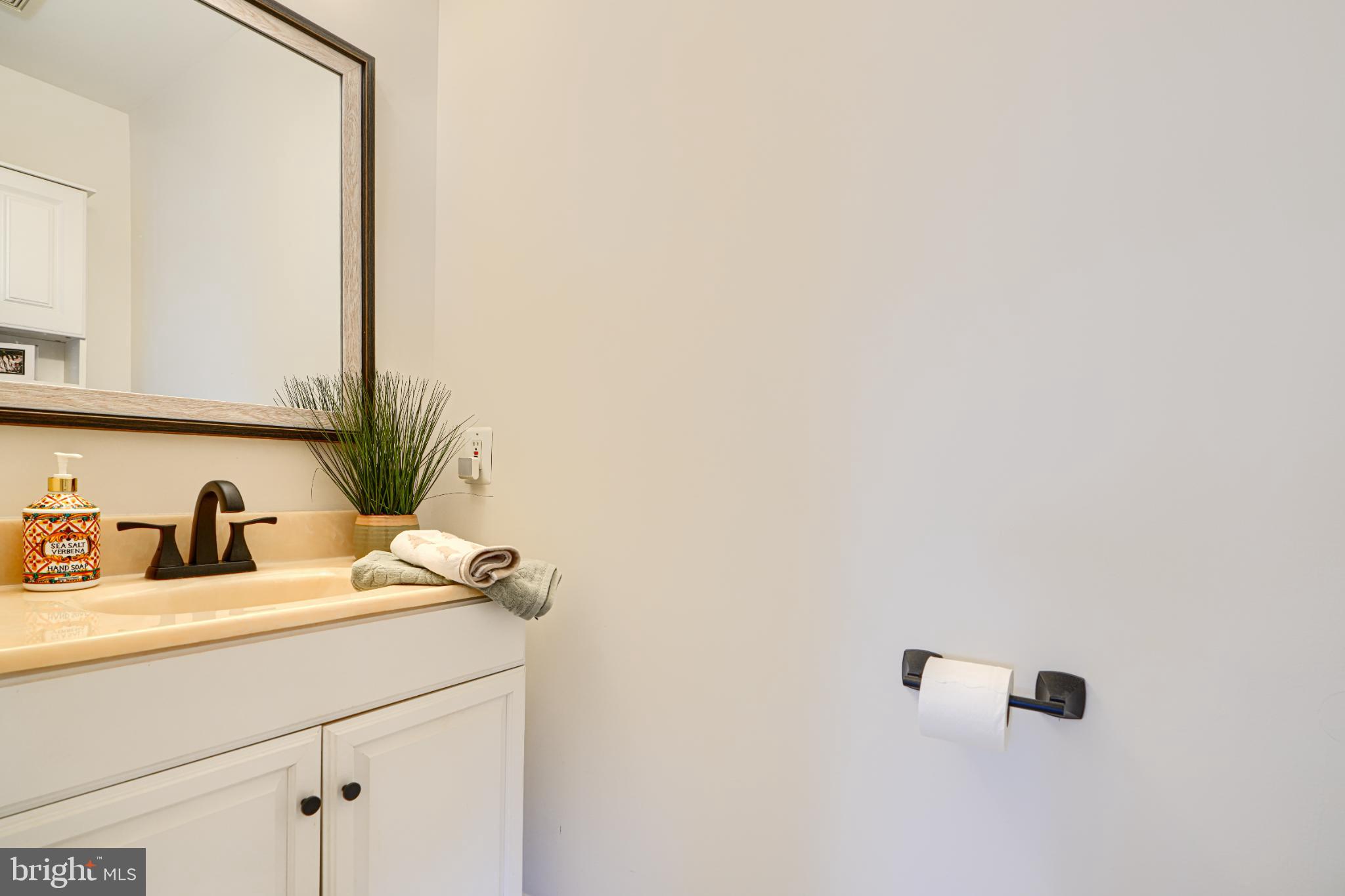 HARWOOD MANOR - Residential