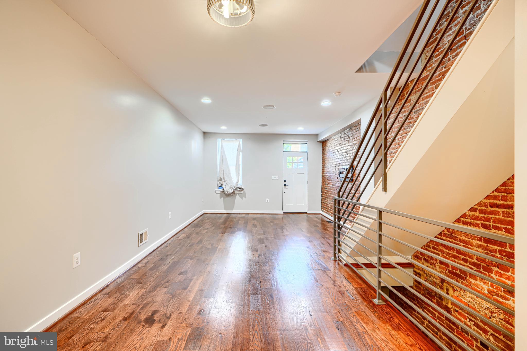 LOCUST POINT - Residential