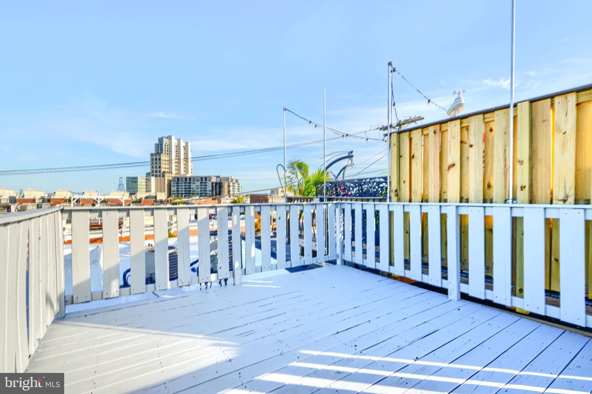 LOCUST POINT - Residential