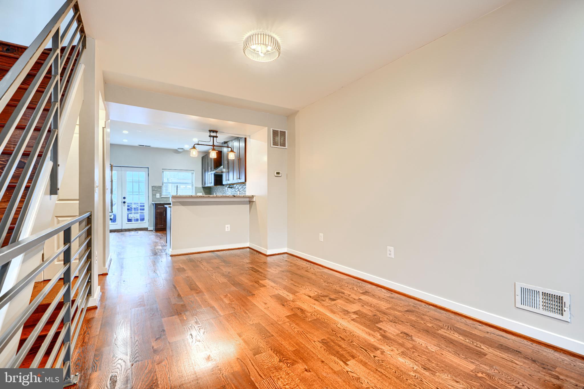 LOCUST POINT - Residential