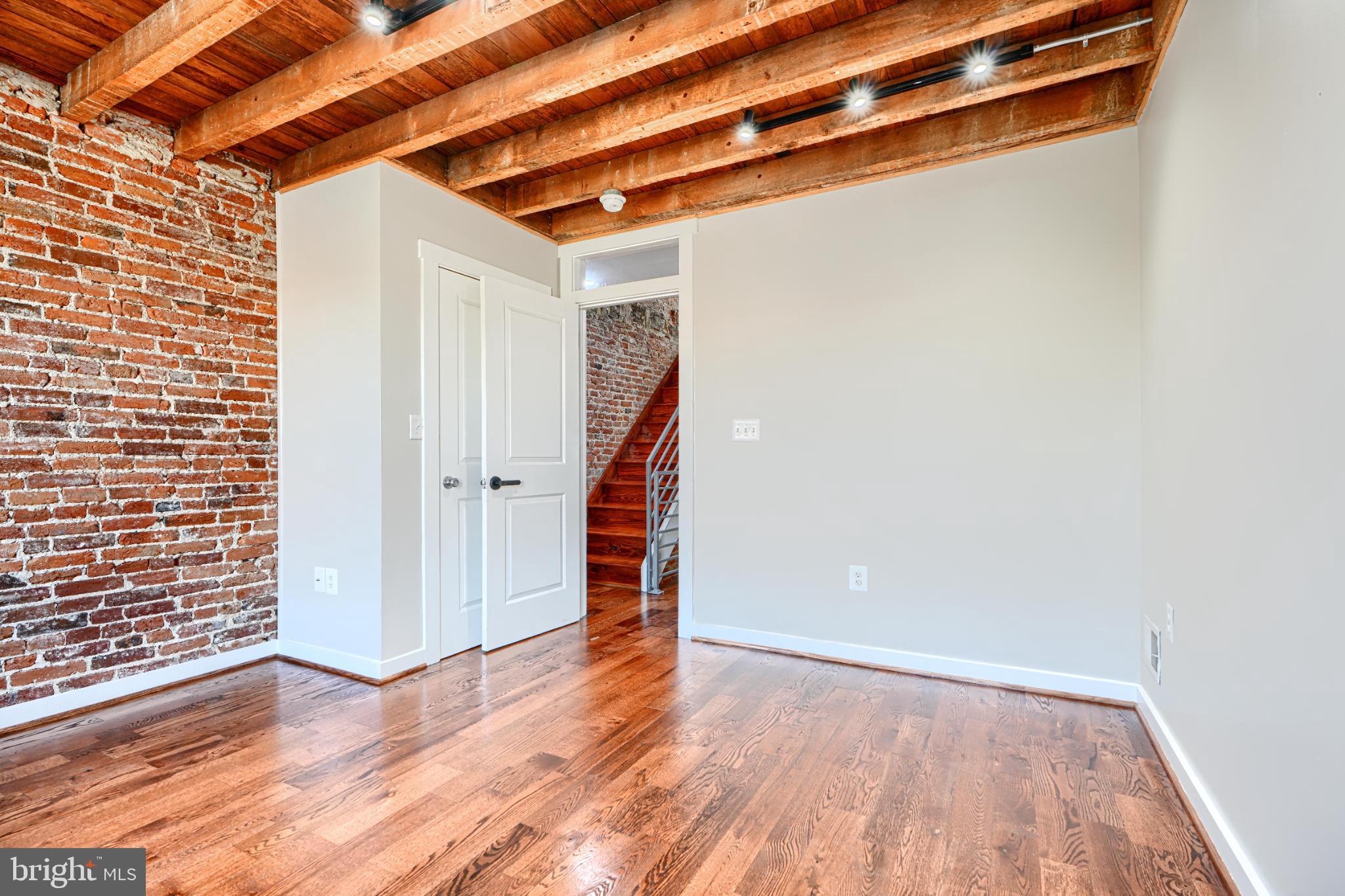 LOCUST POINT - Residential