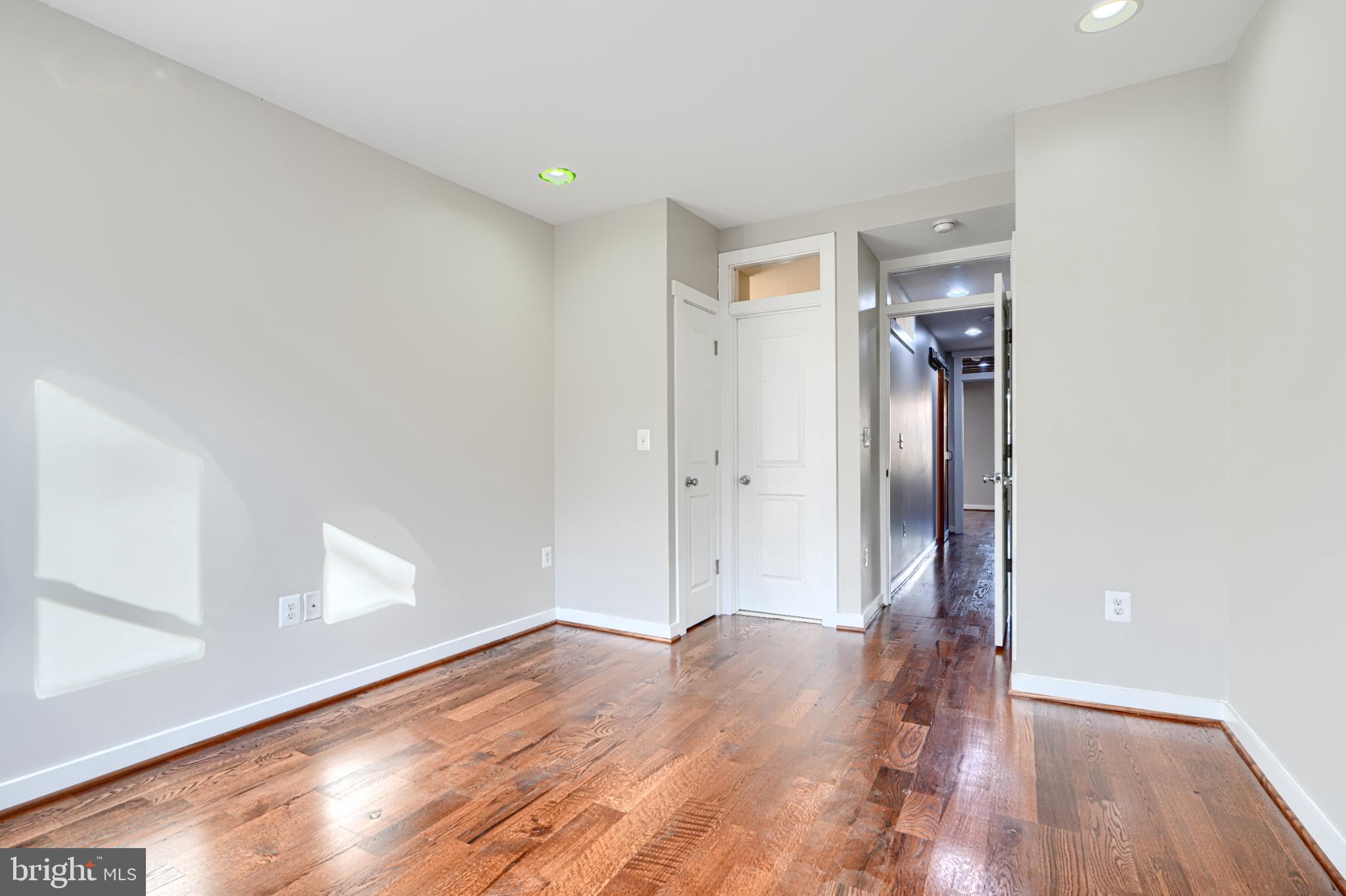 LOCUST POINT - Residential