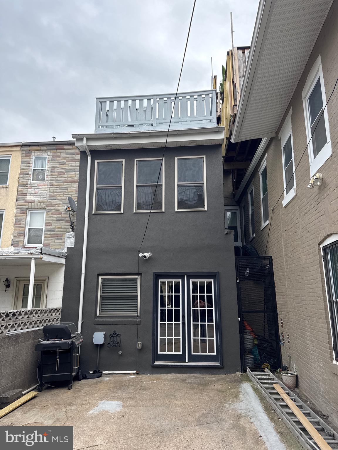LOCUST POINT - Residential