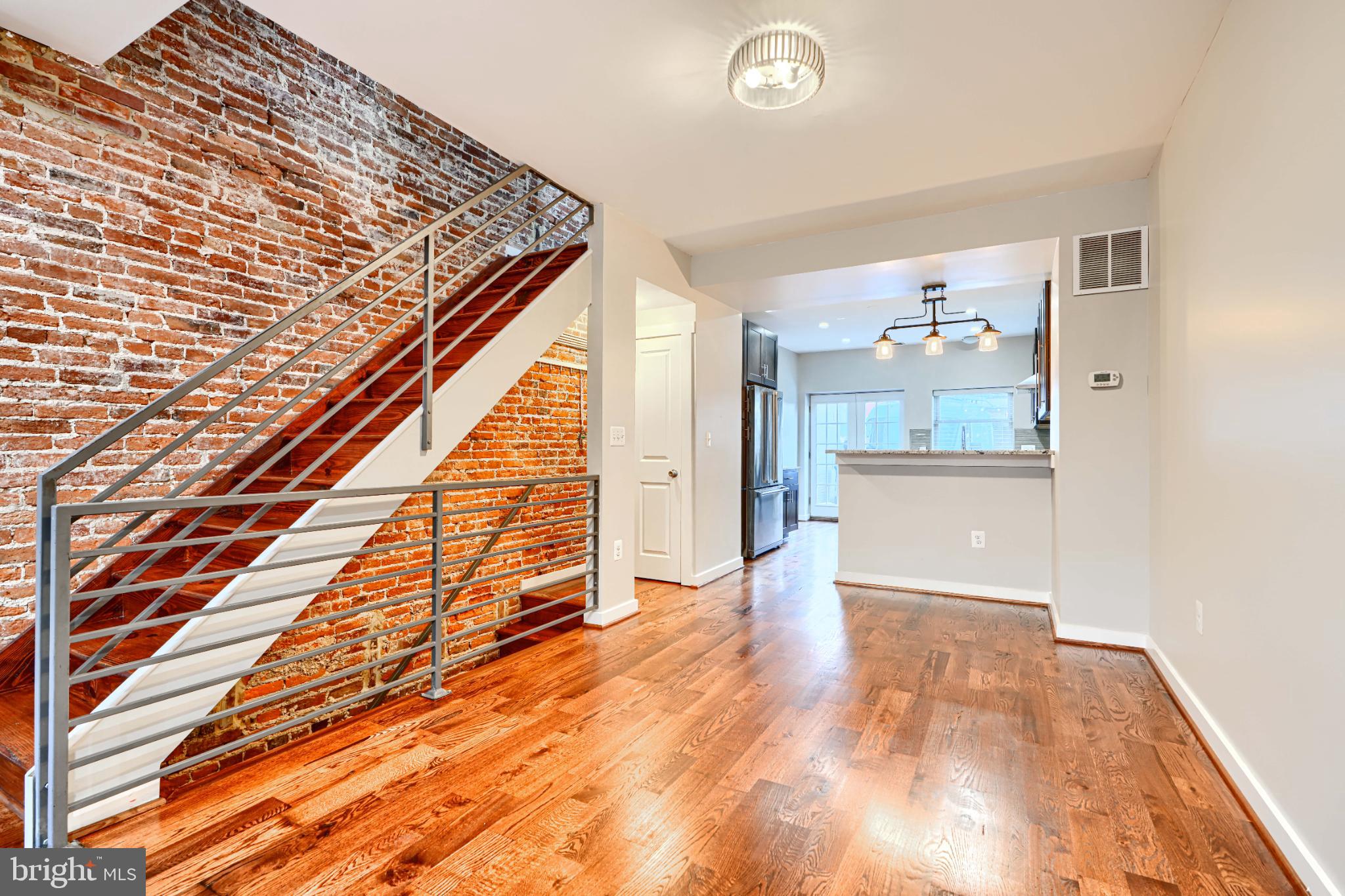 LOCUST POINT - Residential
