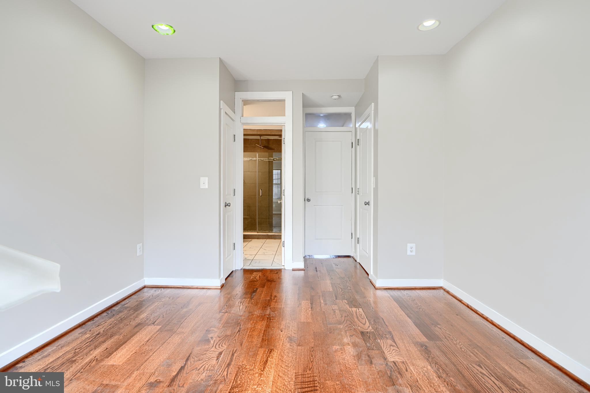 LOCUST POINT - Residential