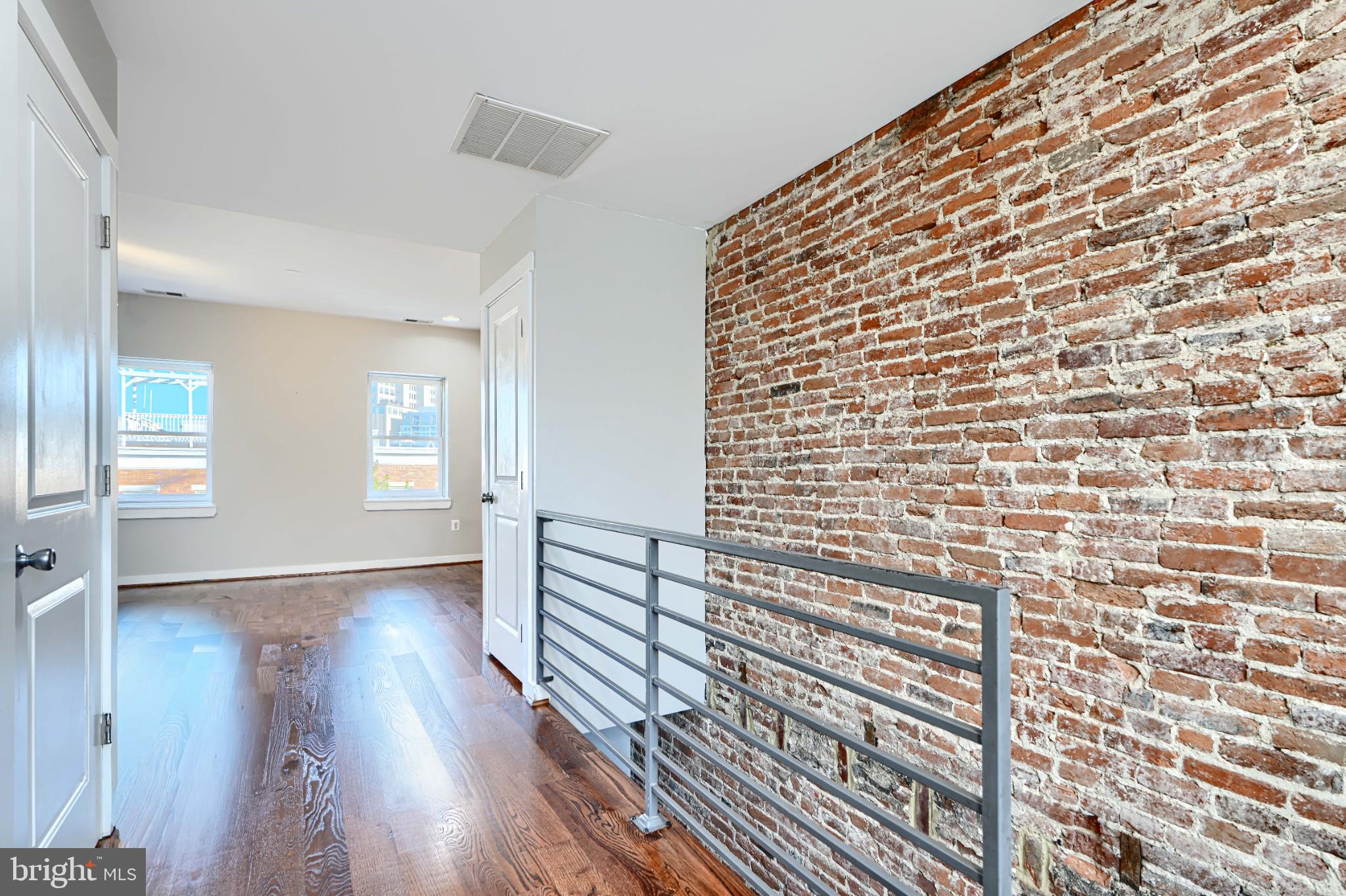 LOCUST POINT - Residential