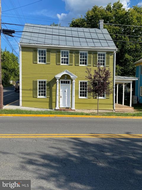 Multifamily For Sale - 242 N Main Street<br/> Shenandoah County, WOODSTOCK, VA 22664