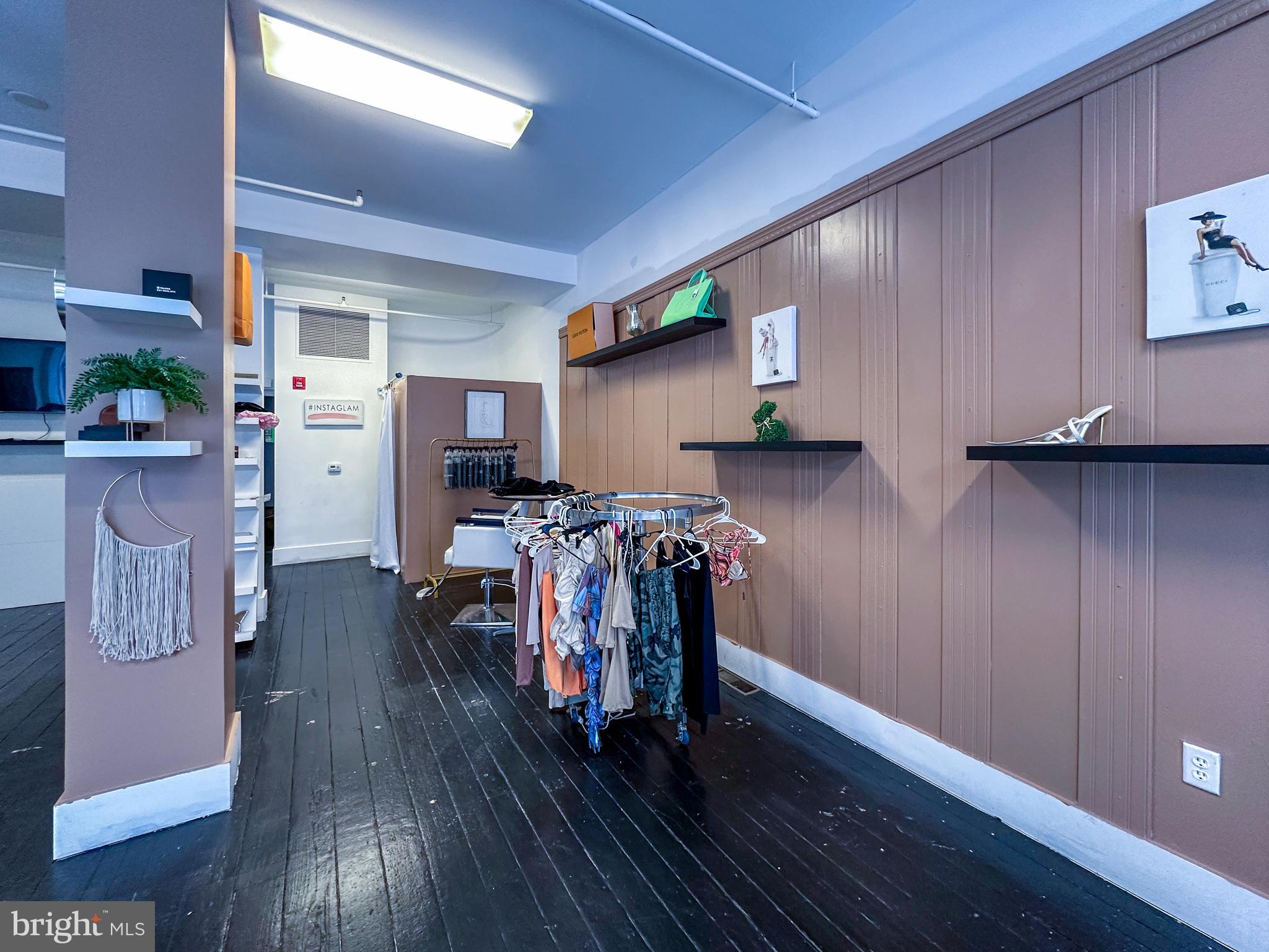 EAST SIDE OF CITY - Commercial Lease