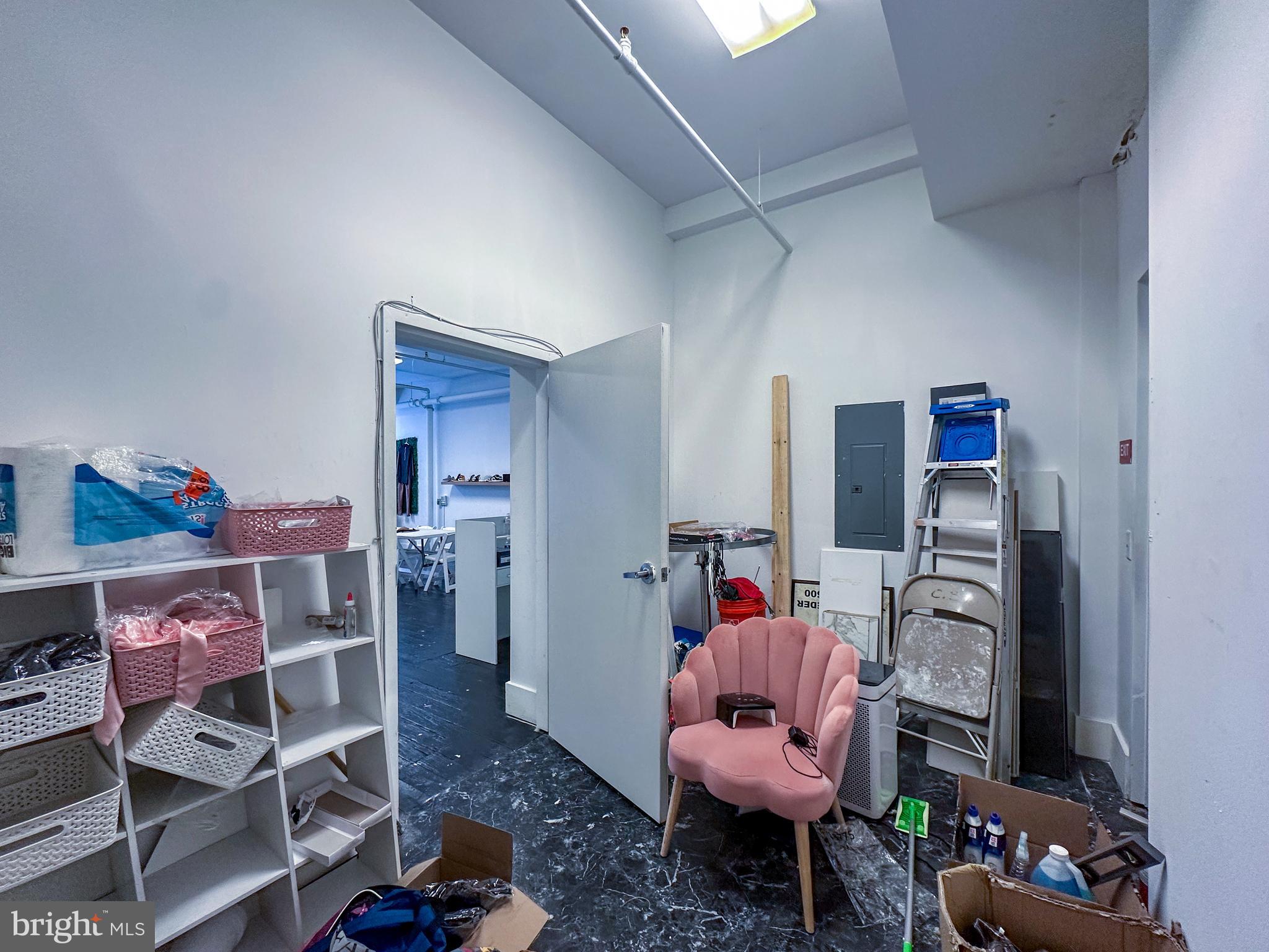 EAST SIDE OF CITY - Commercial Lease