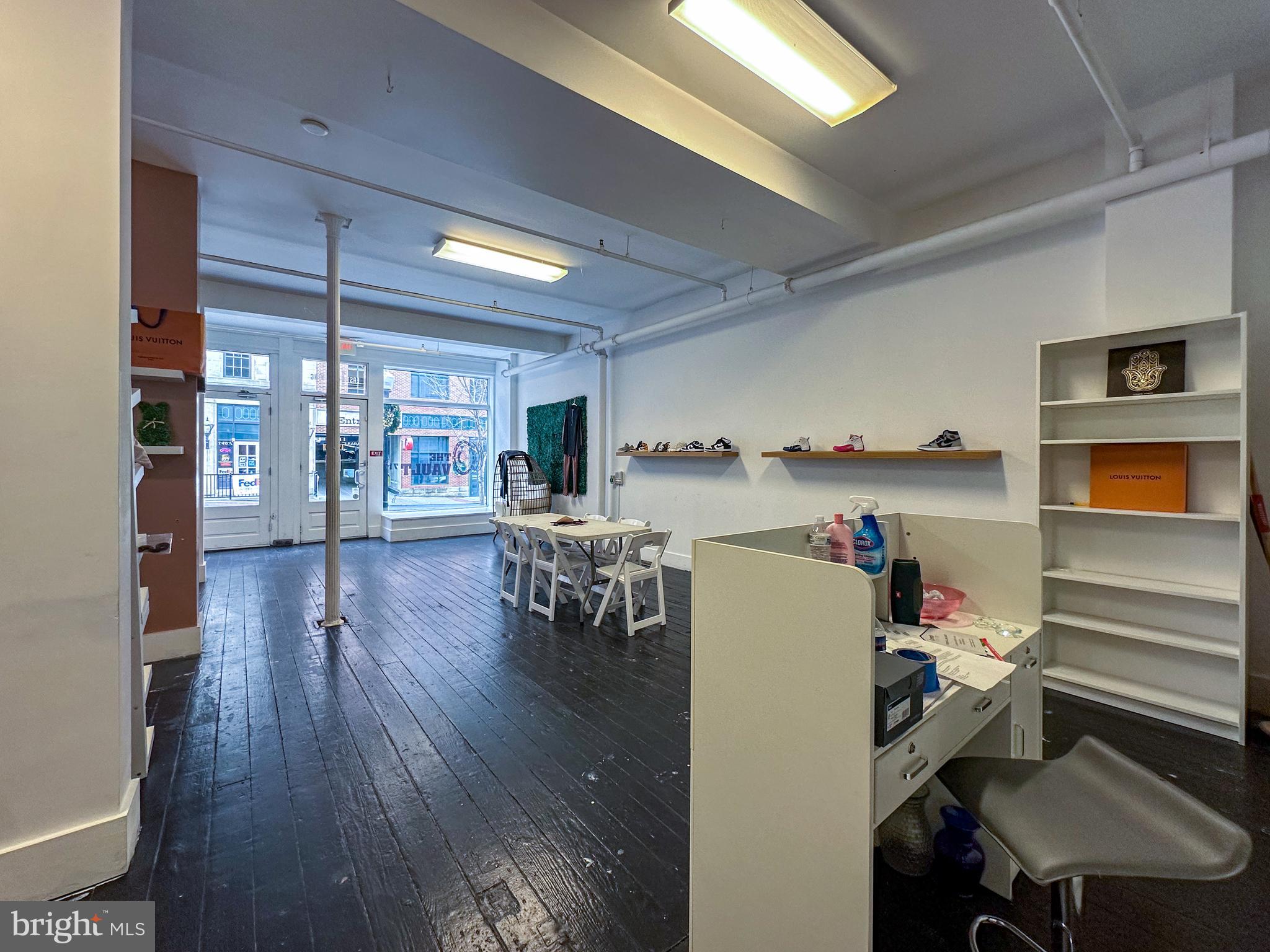 EAST SIDE OF CITY - Commercial Lease