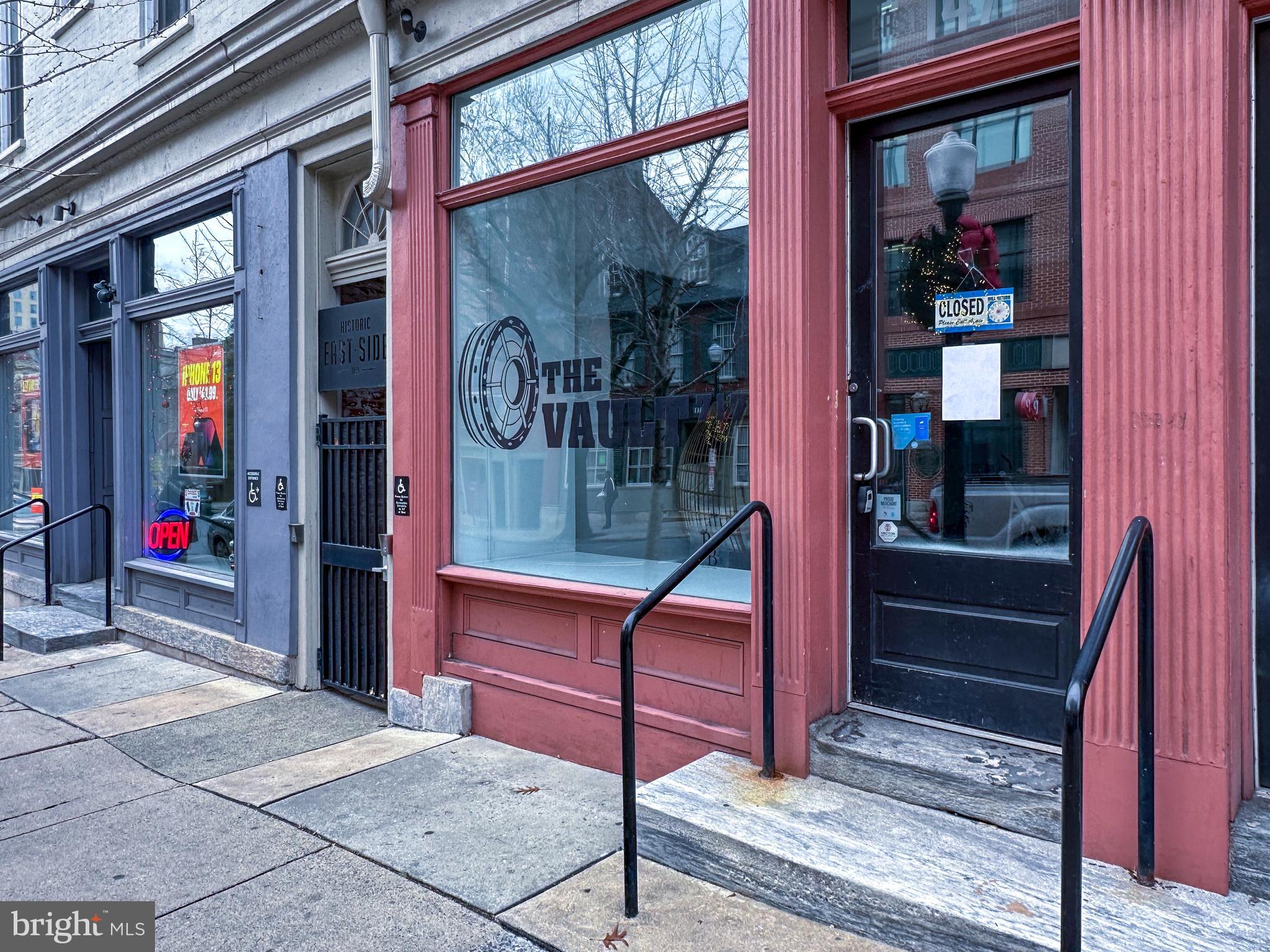 EAST SIDE OF CITY - Commercial Lease