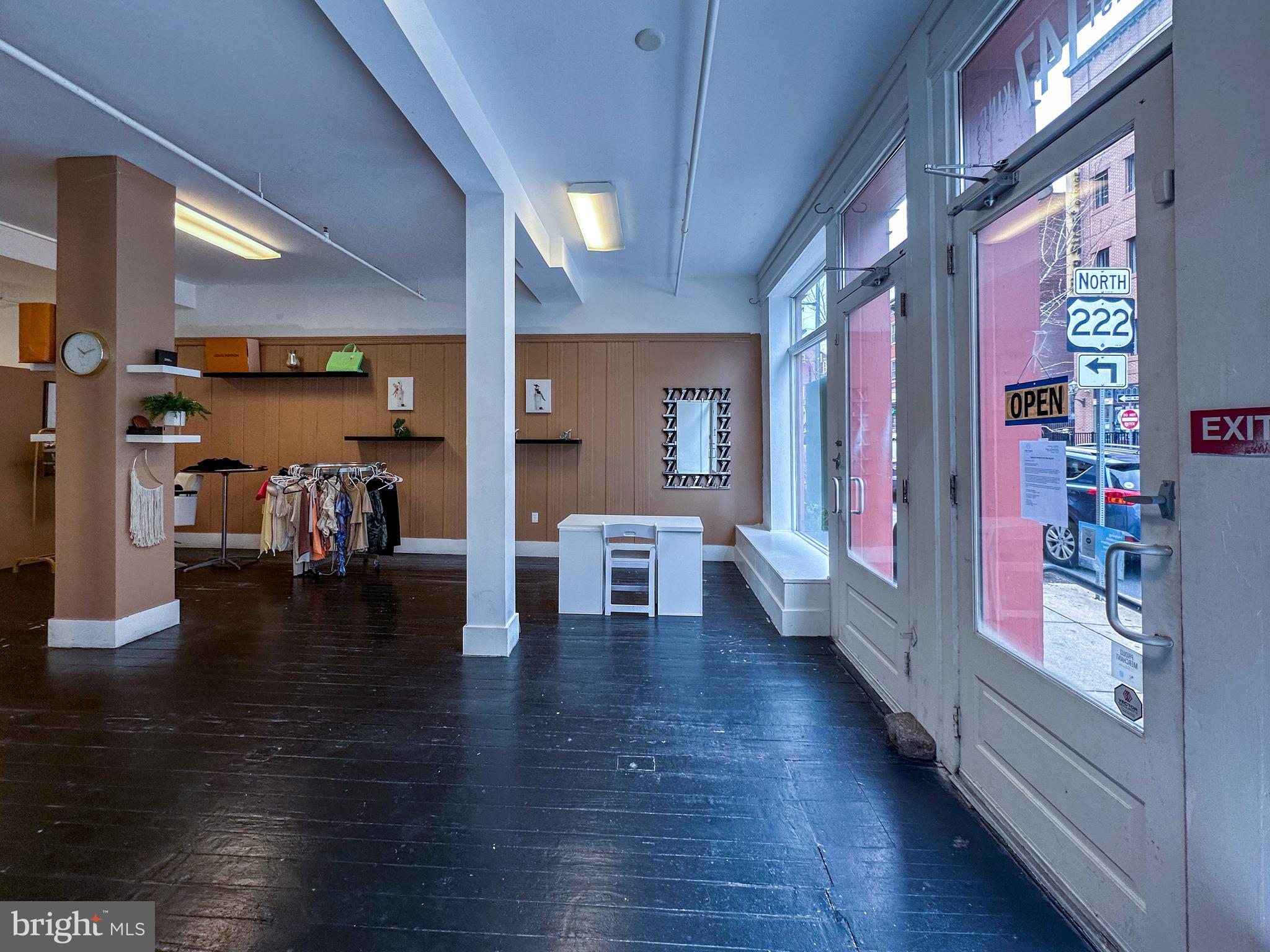 EAST SIDE OF CITY - Commercial Lease