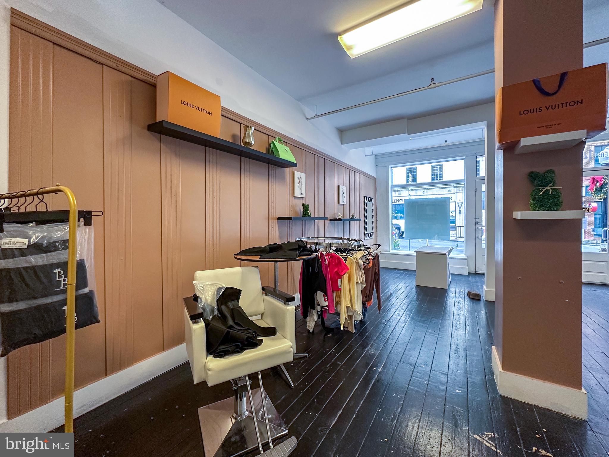 EAST SIDE OF CITY - Commercial Lease