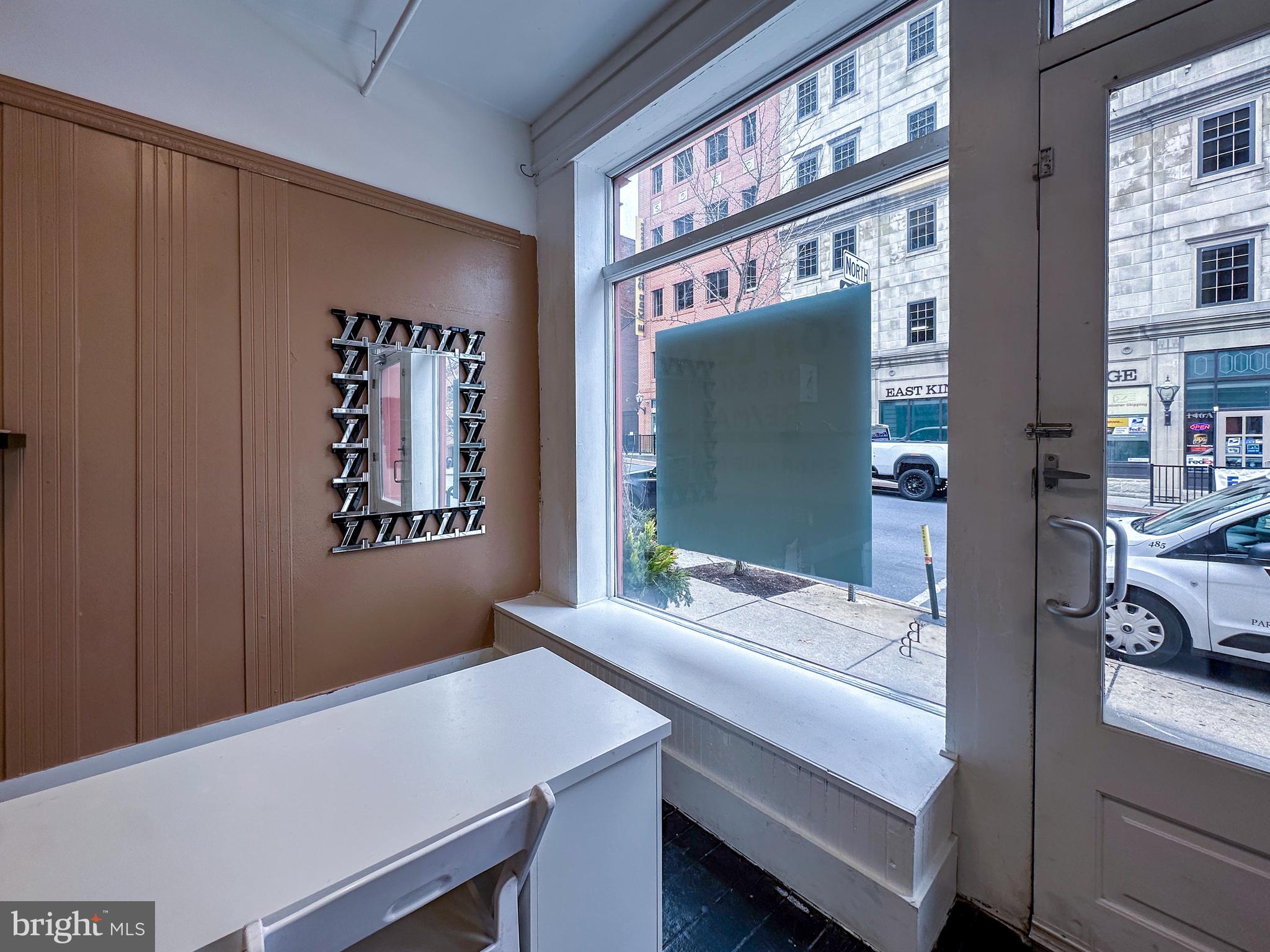 EAST SIDE OF CITY - Commercial Lease