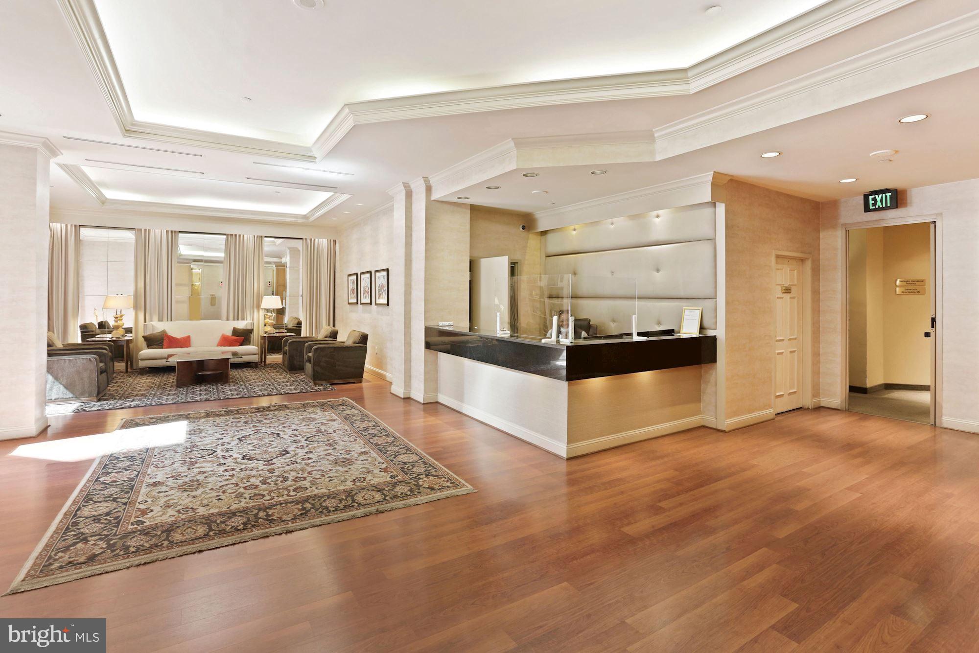 THE CHRISTOPHER - Residential