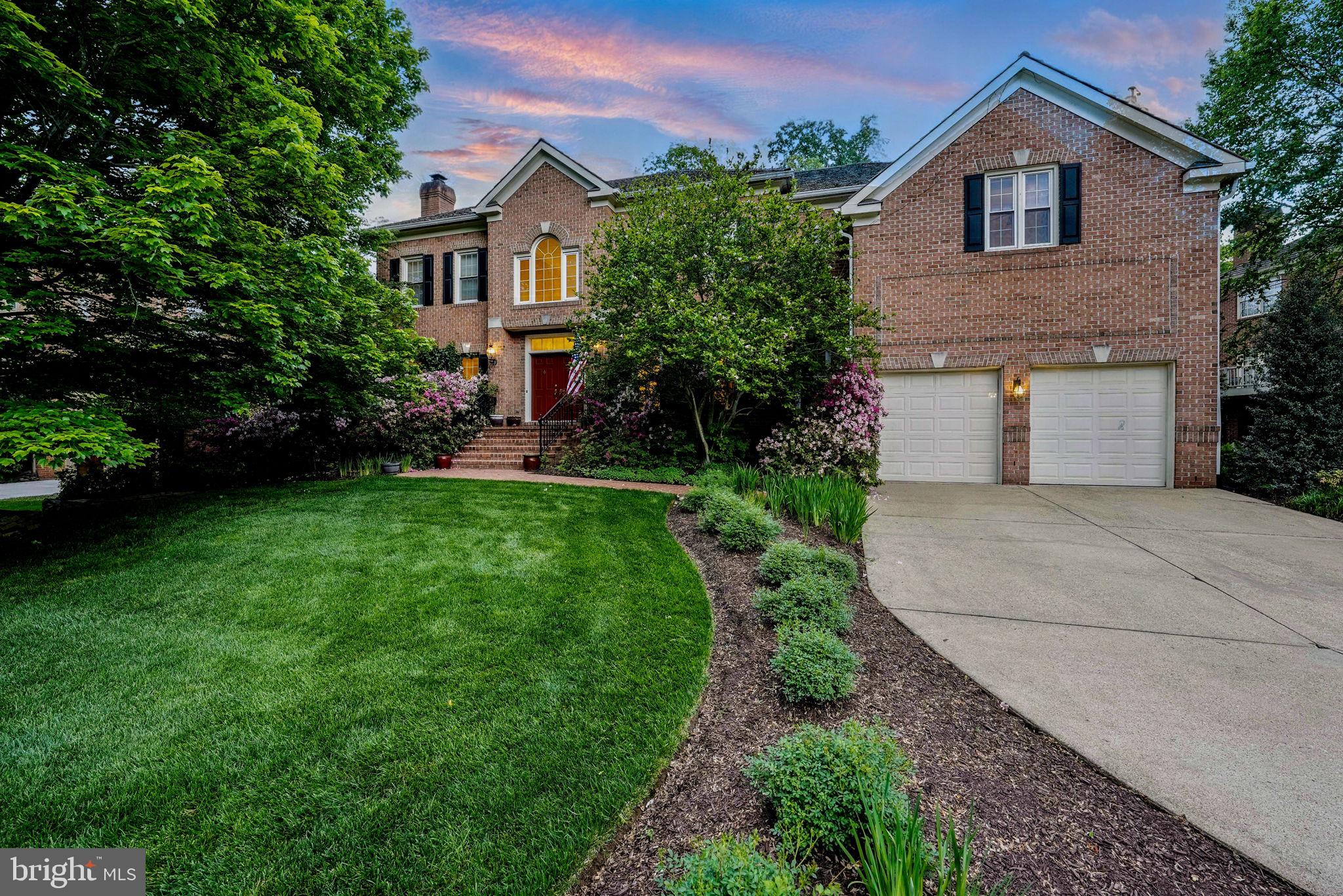1813 SOLITAIRE LANE