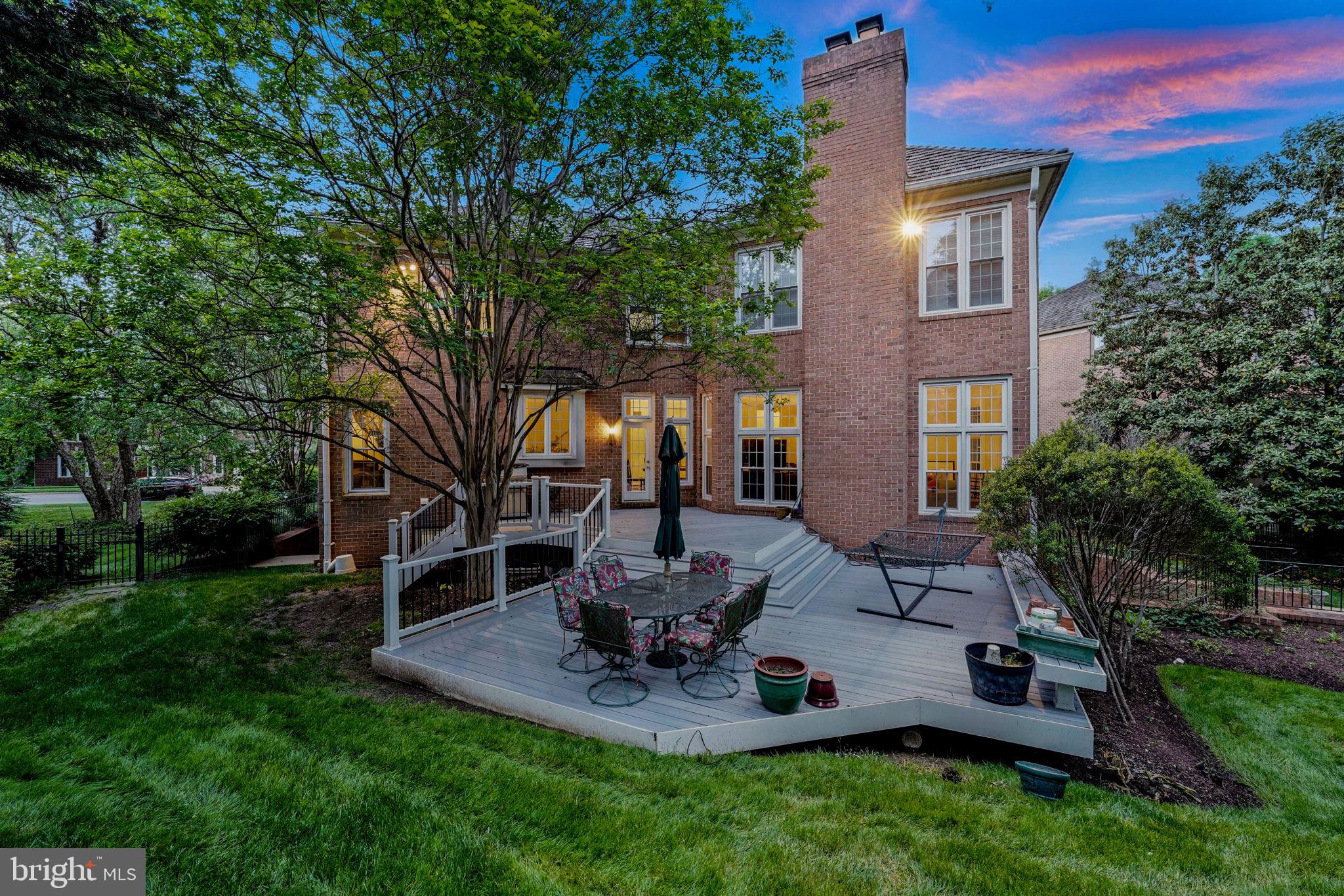 1813 SOLITAIRE LANE