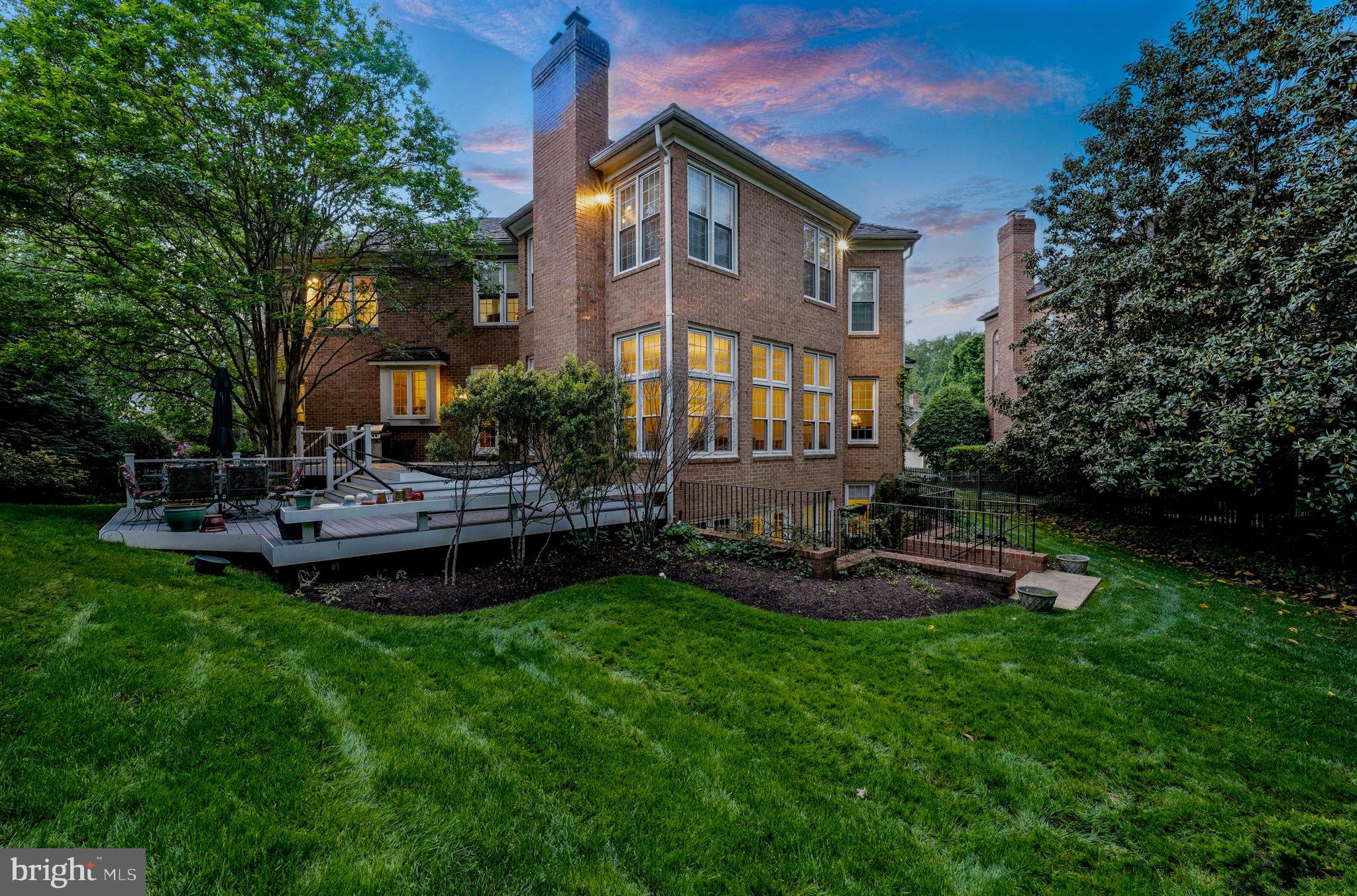 1813 SOLITAIRE LANE