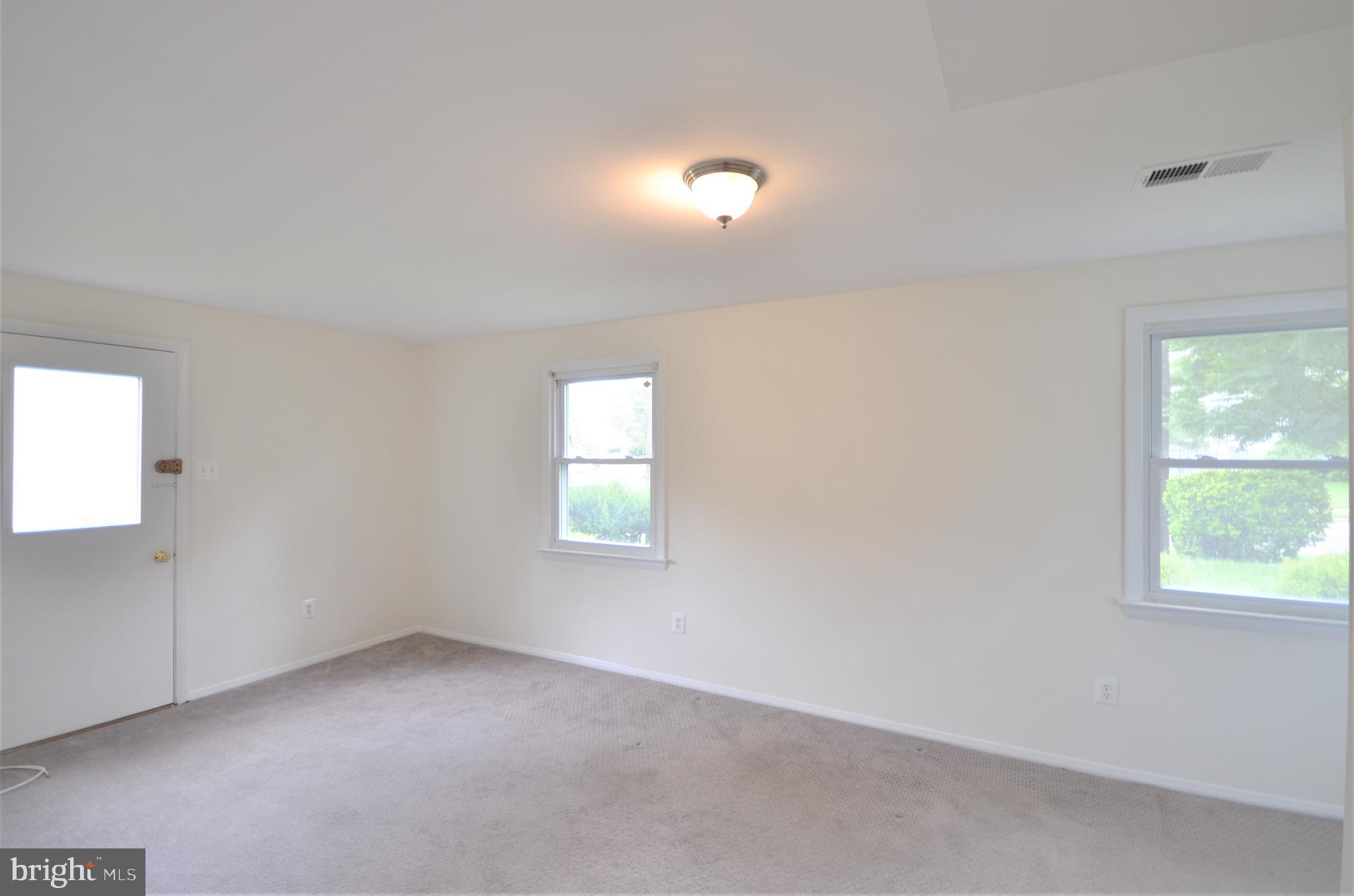 ROLLING VALLEY - Residential Lease