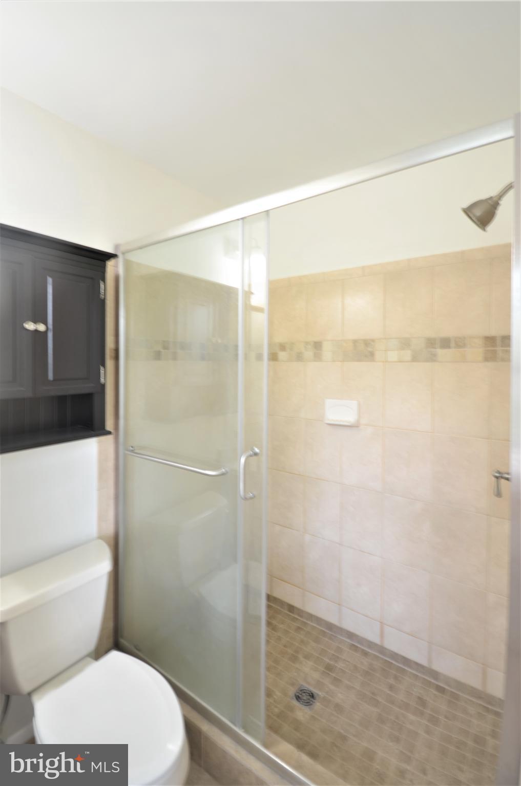 ROLLING VALLEY - Residential Lease