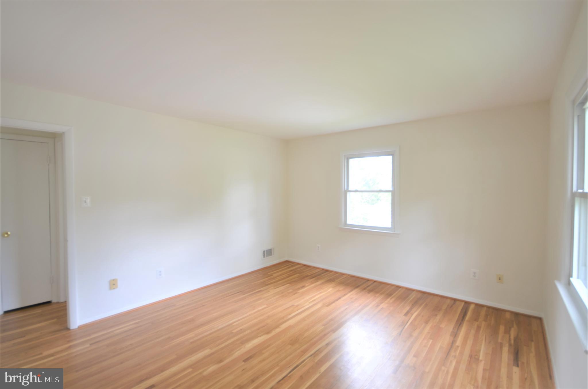 ROLLING VALLEY - Residential Lease