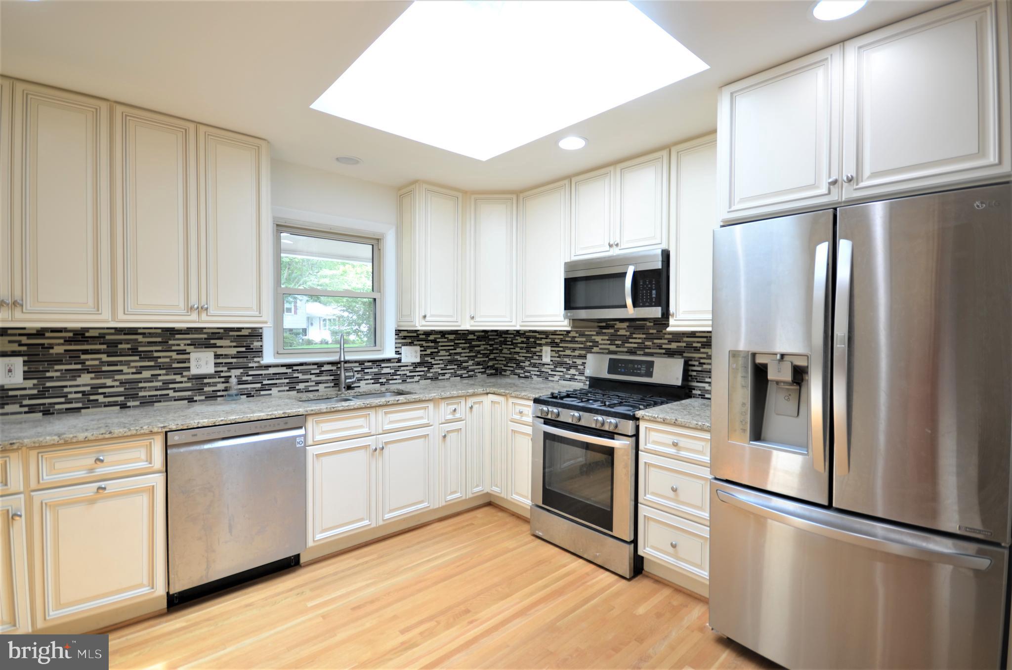 ROLLING VALLEY - Residential Lease