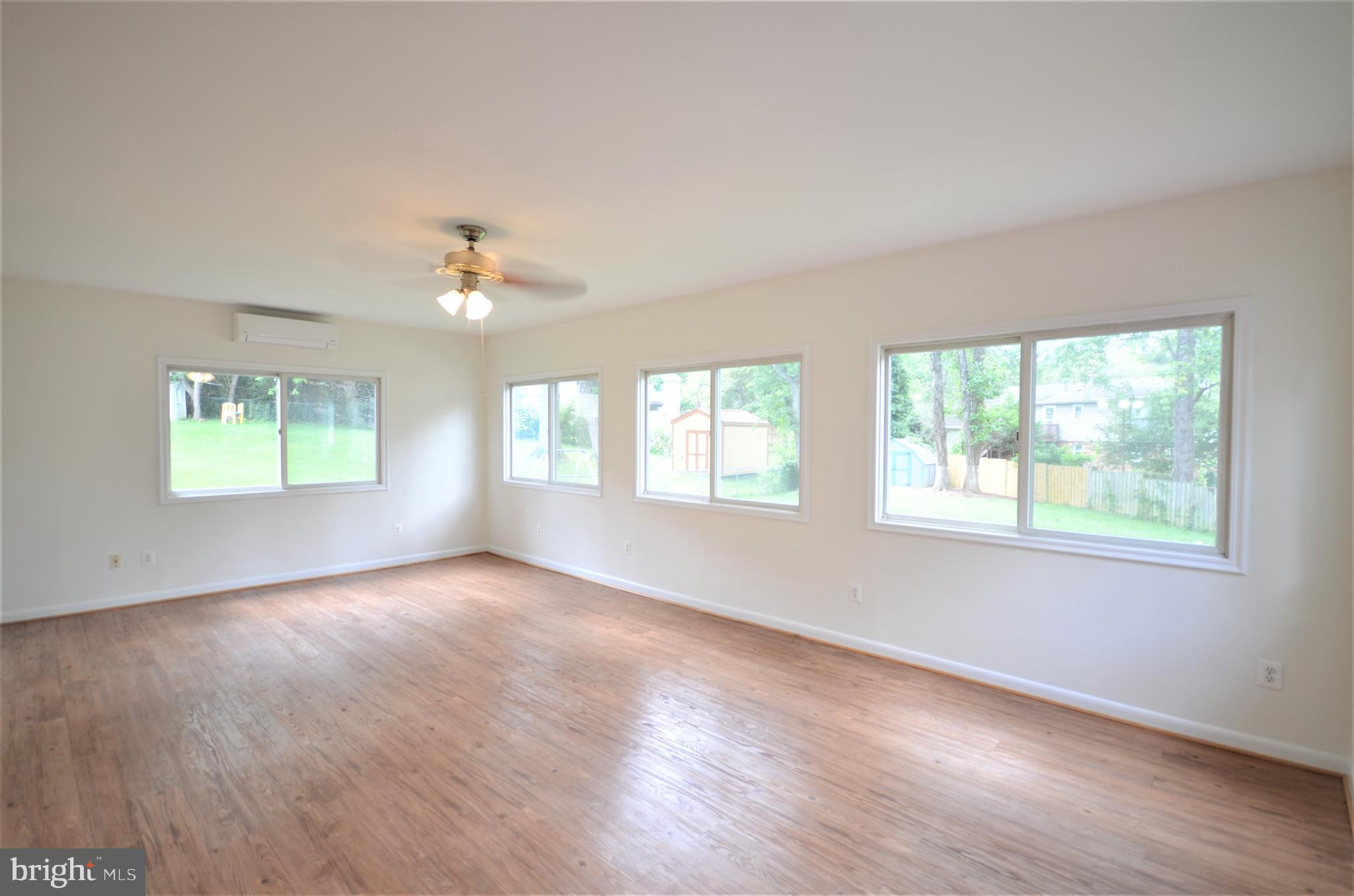 ROLLING VALLEY - Residential Lease