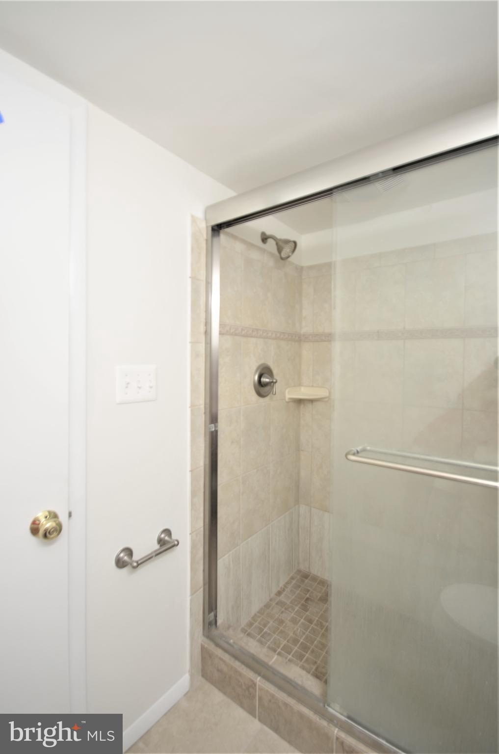 ROLLING VALLEY - Residential Lease