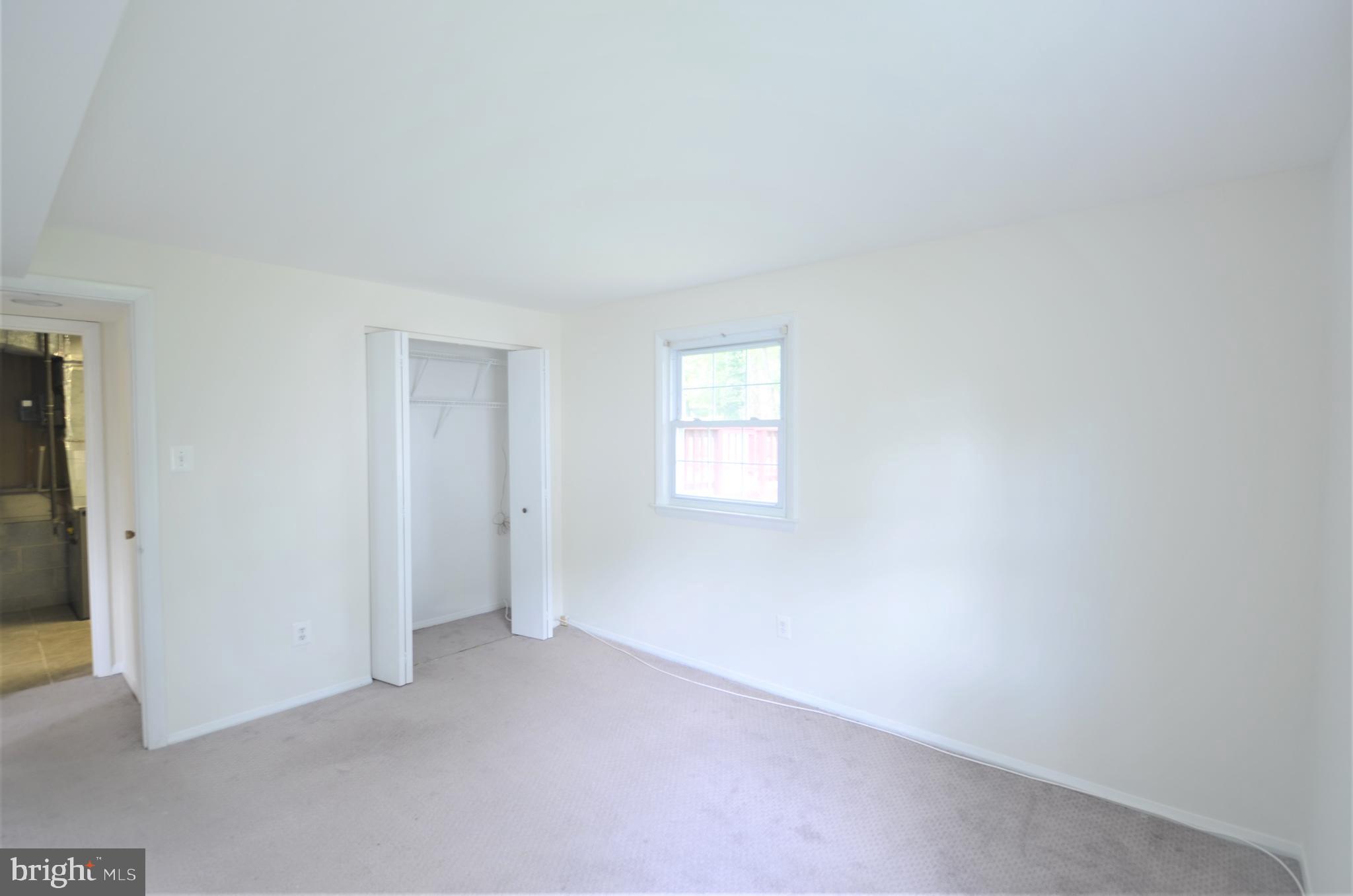 ROLLING VALLEY - Residential Lease