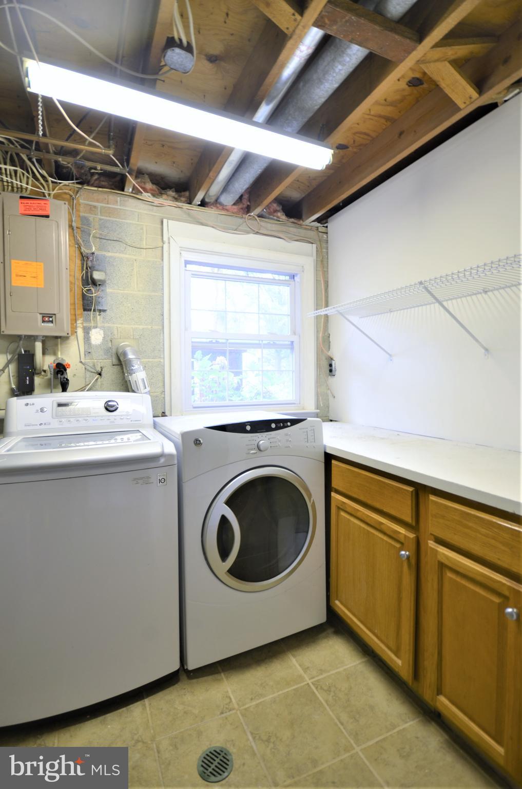 ROLLING VALLEY - Residential Lease