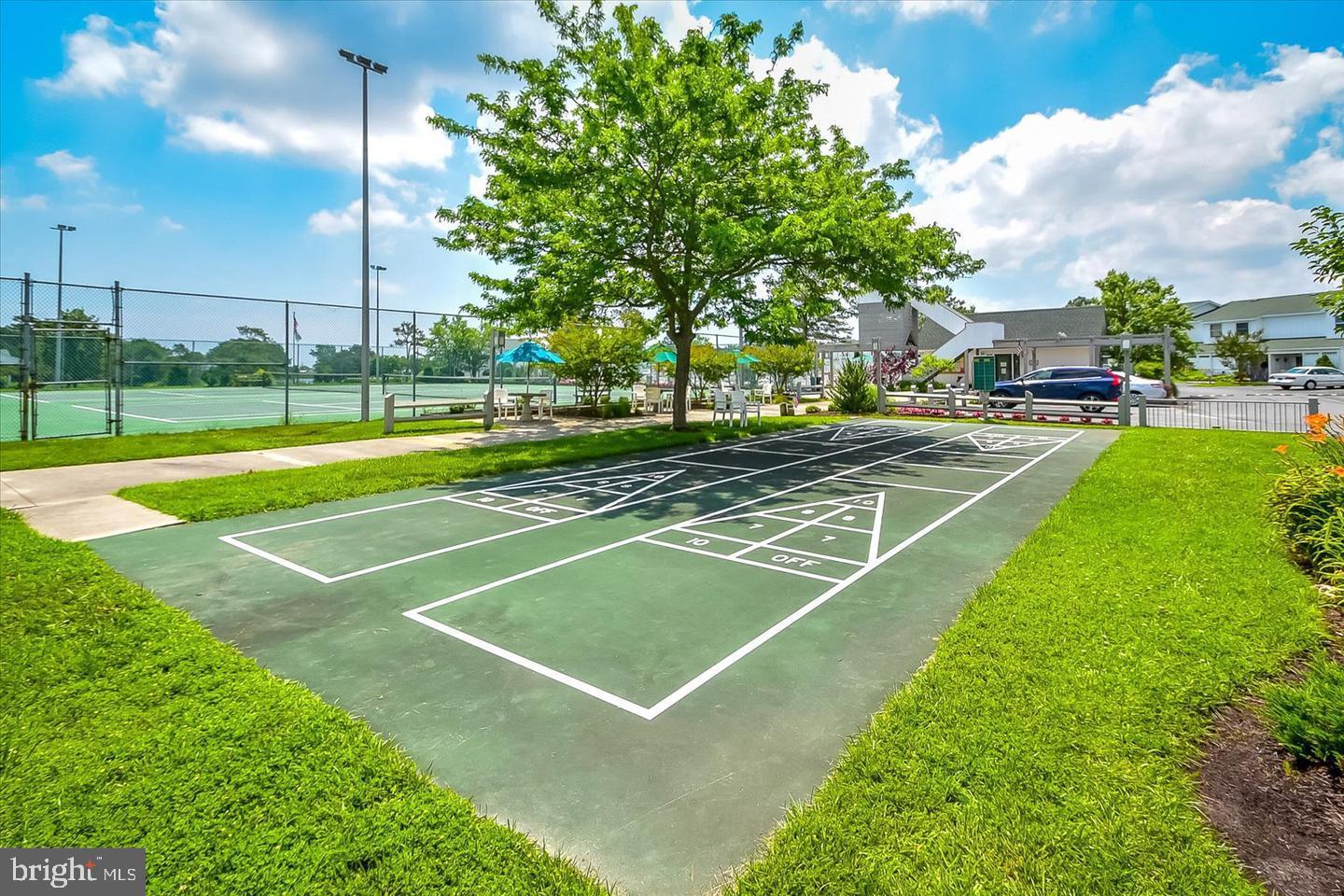 MALLARD LAKES - Residential