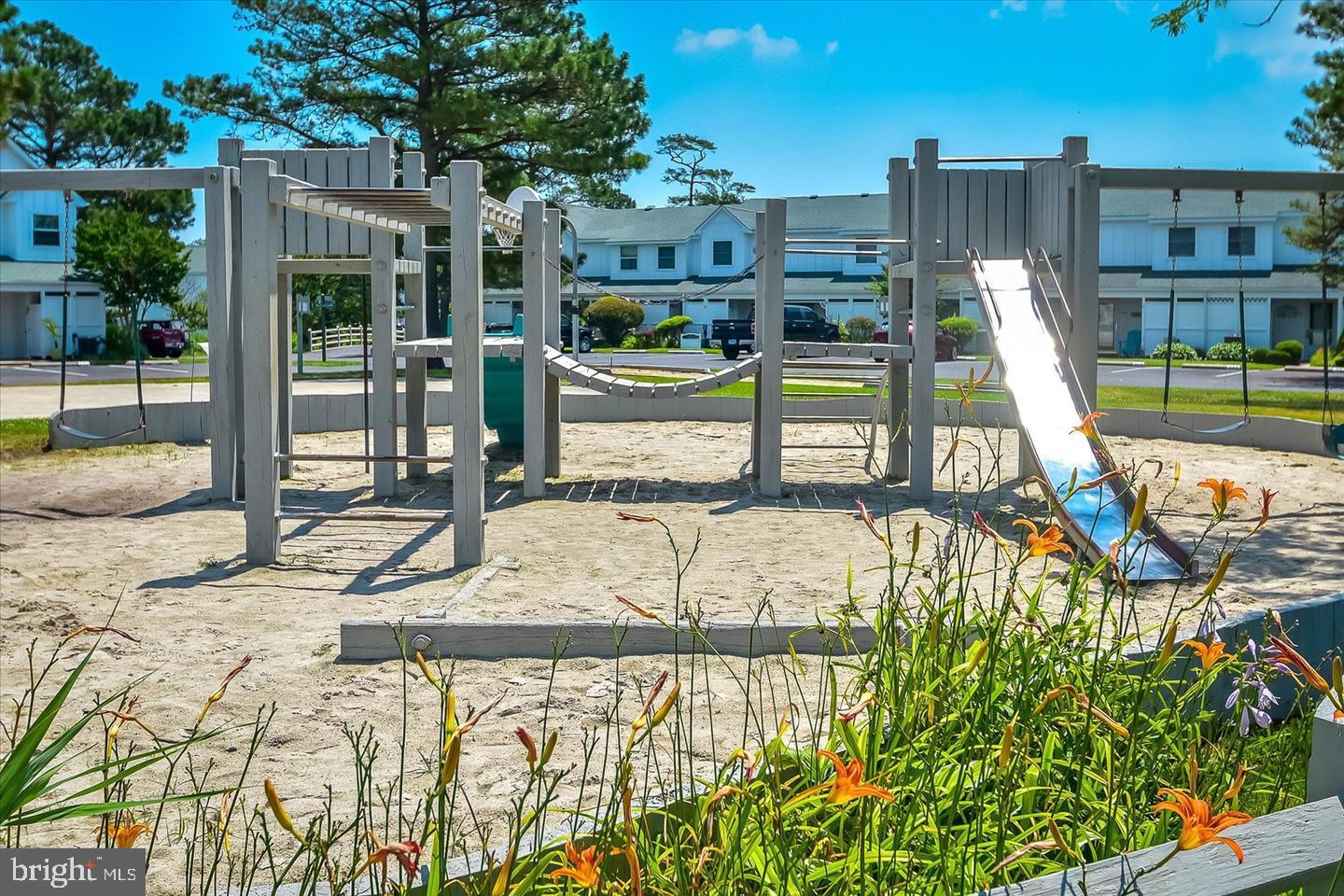 MALLARD LAKES - Residential