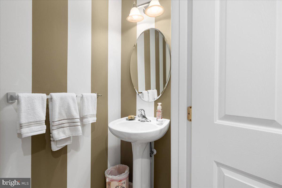 SUFFIELD MEADOWS - Residential