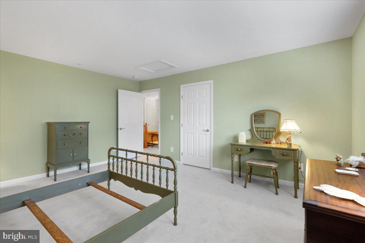 SUFFIELD MEADOWS - Residential