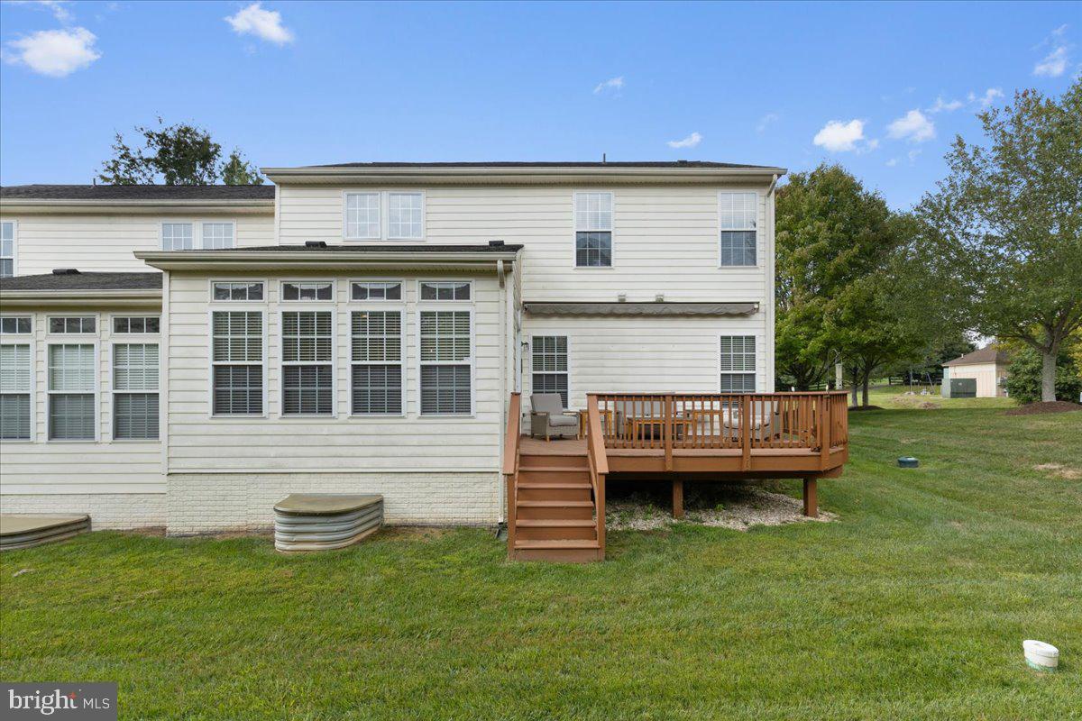 SUFFIELD MEADOWS - Residential