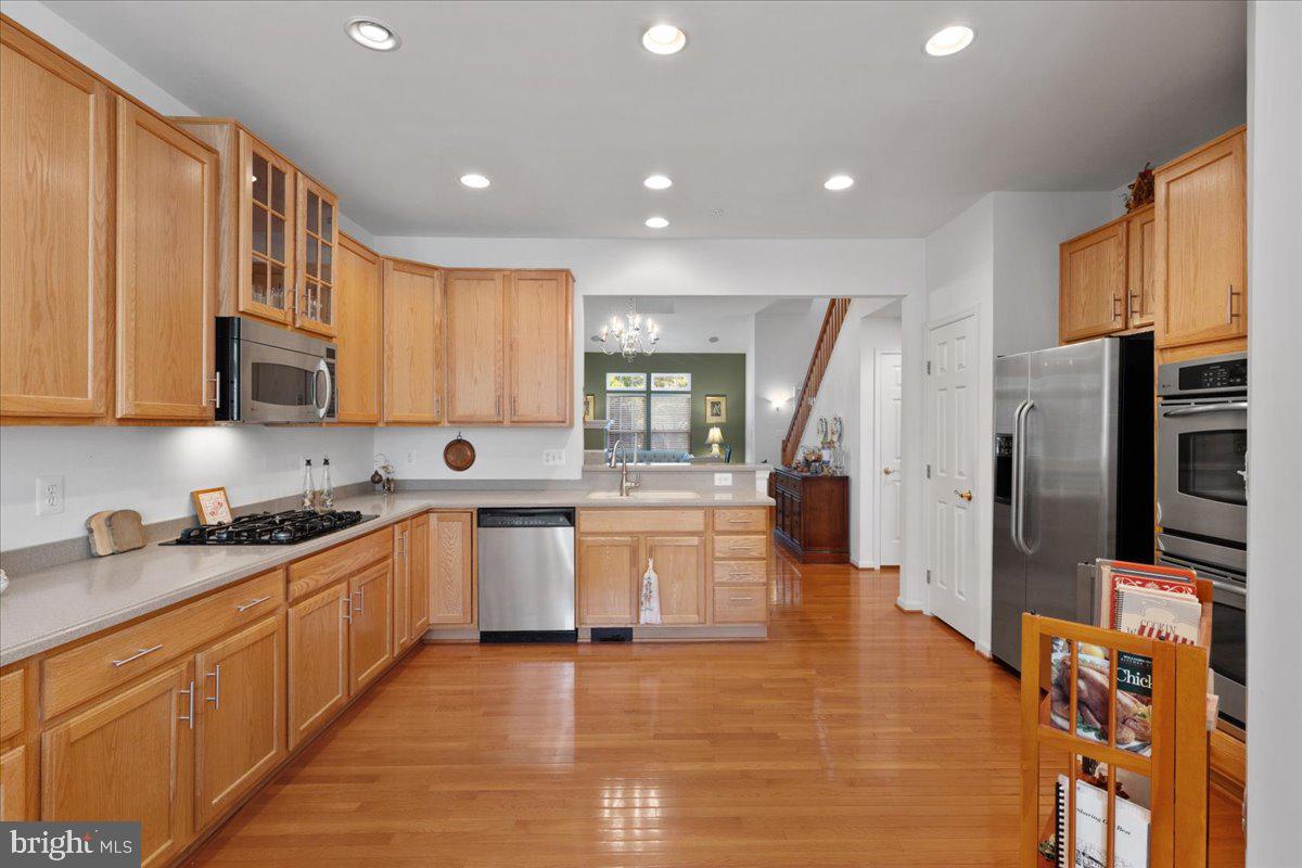 SUFFIELD MEADOWS - Residential