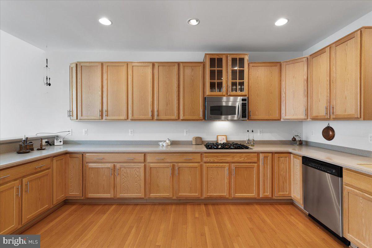 SUFFIELD MEADOWS - Residential