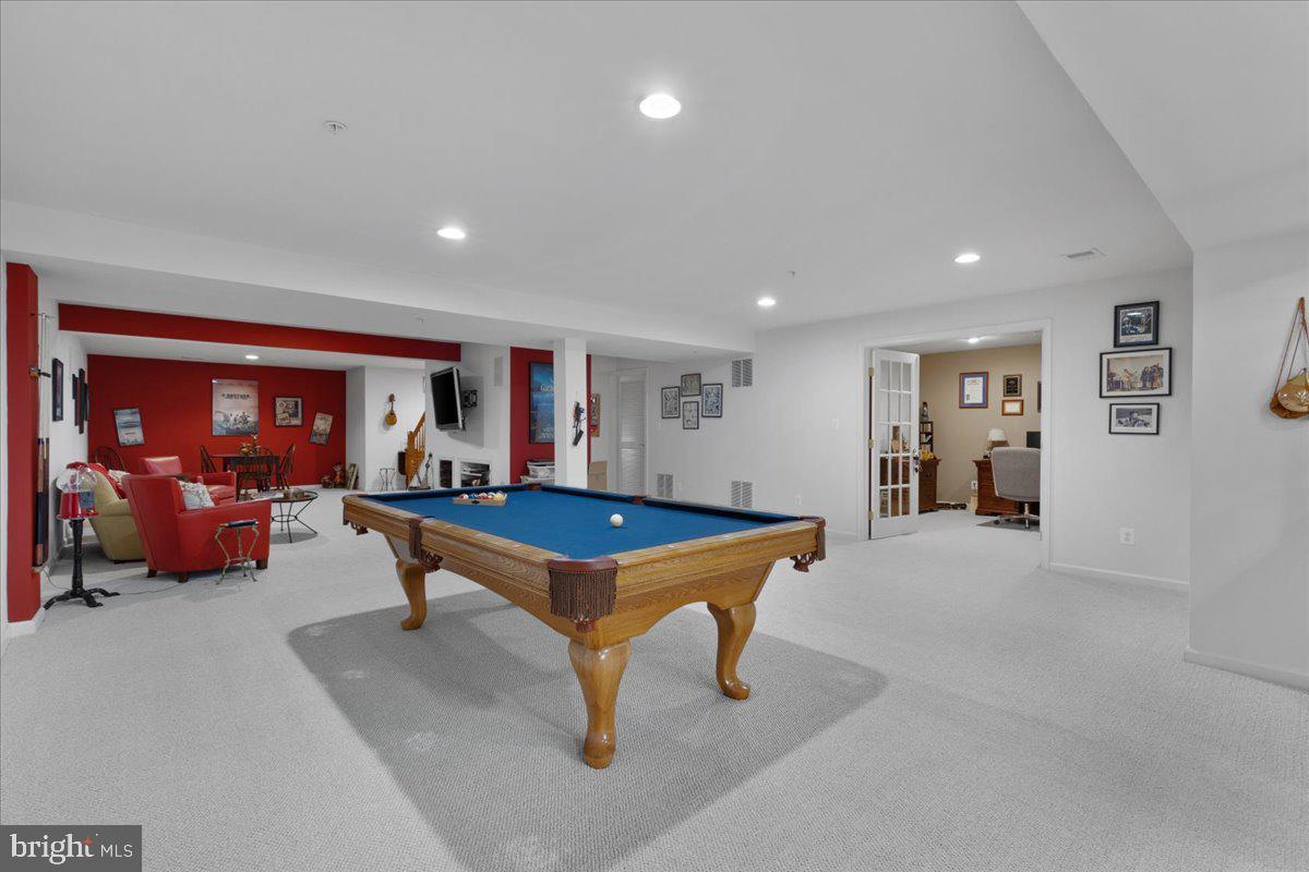 SUFFIELD MEADOWS - Residential