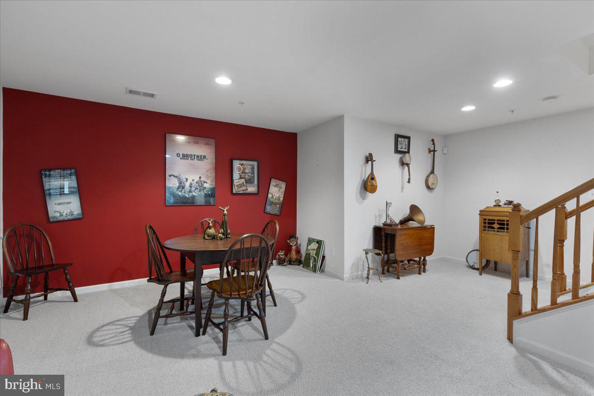 SUFFIELD MEADOWS - Residential