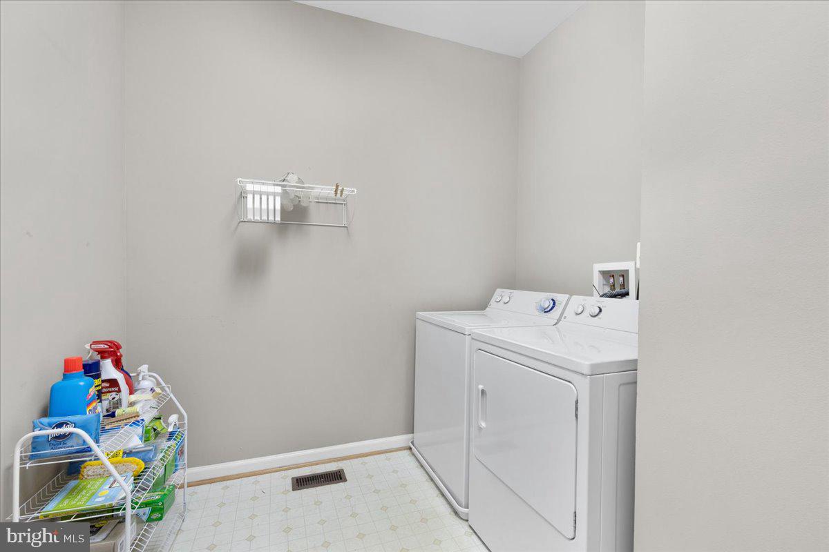 SUFFIELD MEADOWS - Residential