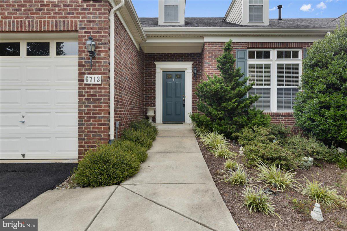 SUFFIELD MEADOWS - Residential