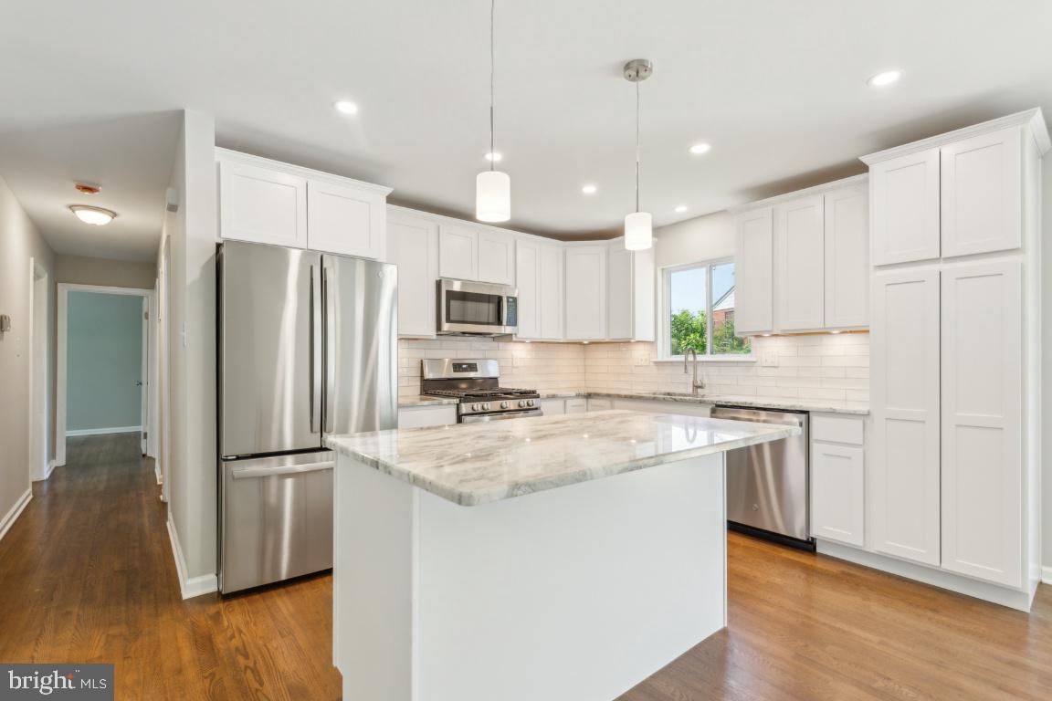 3713 DEMING DRIVE