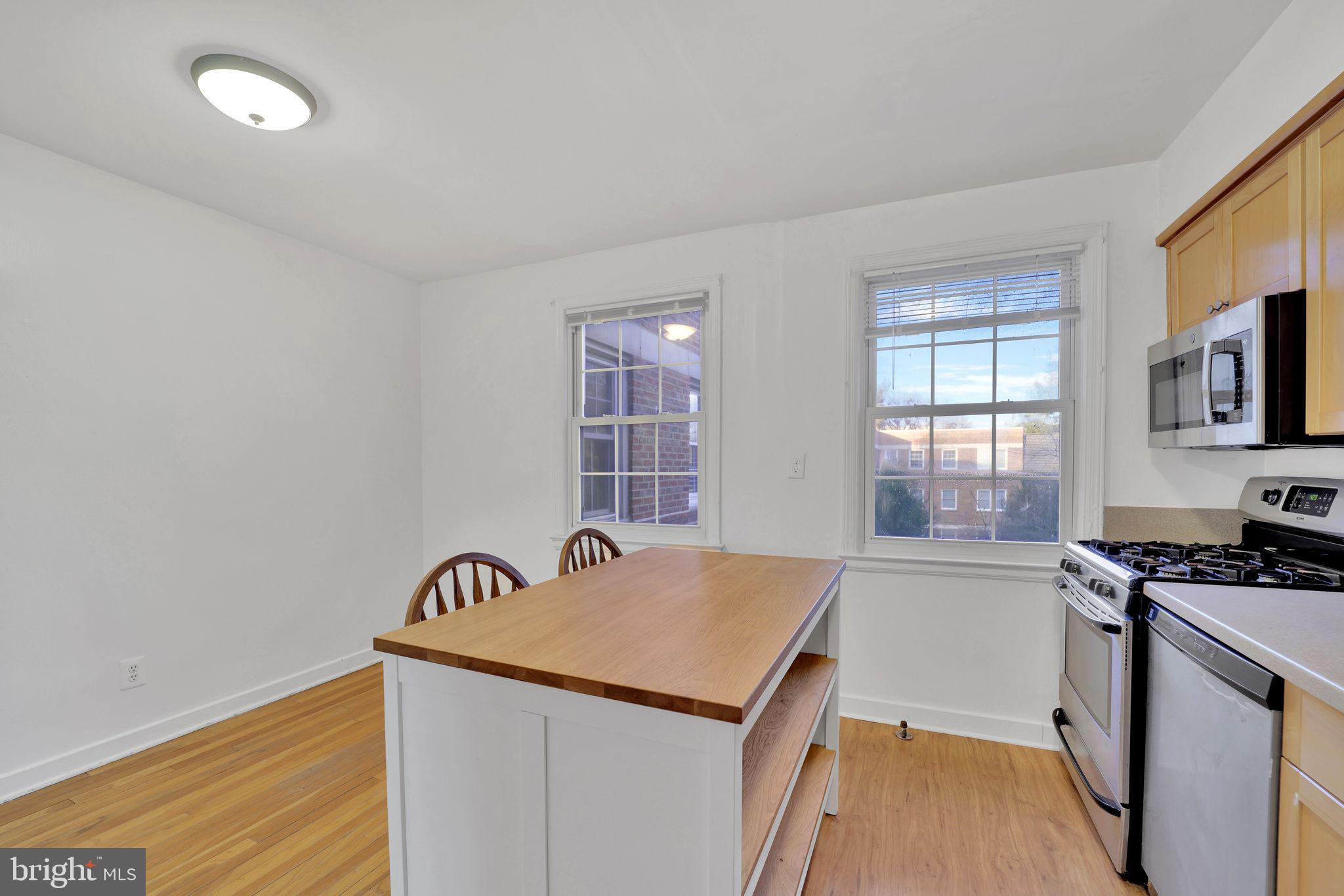 2221 WASHINGTON AVENUE 301