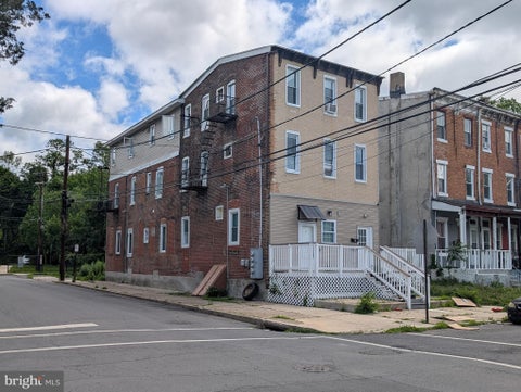 Multifamily For Sale - 560 Edgewood Avenue<br/> TRENTON, NJ 08618