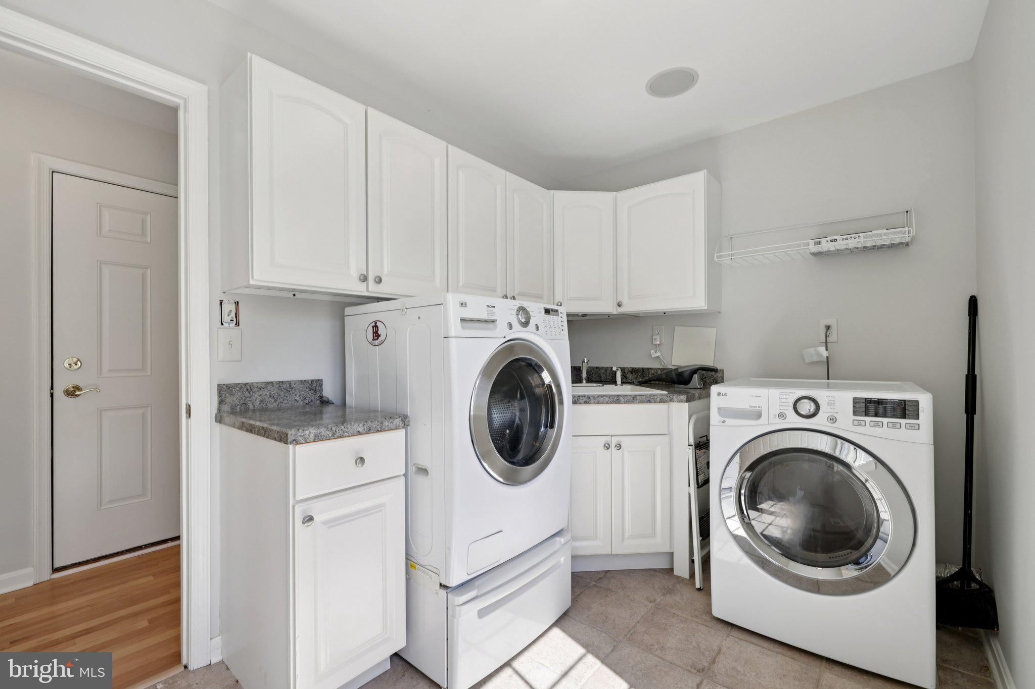 RAVENHURST - Residential