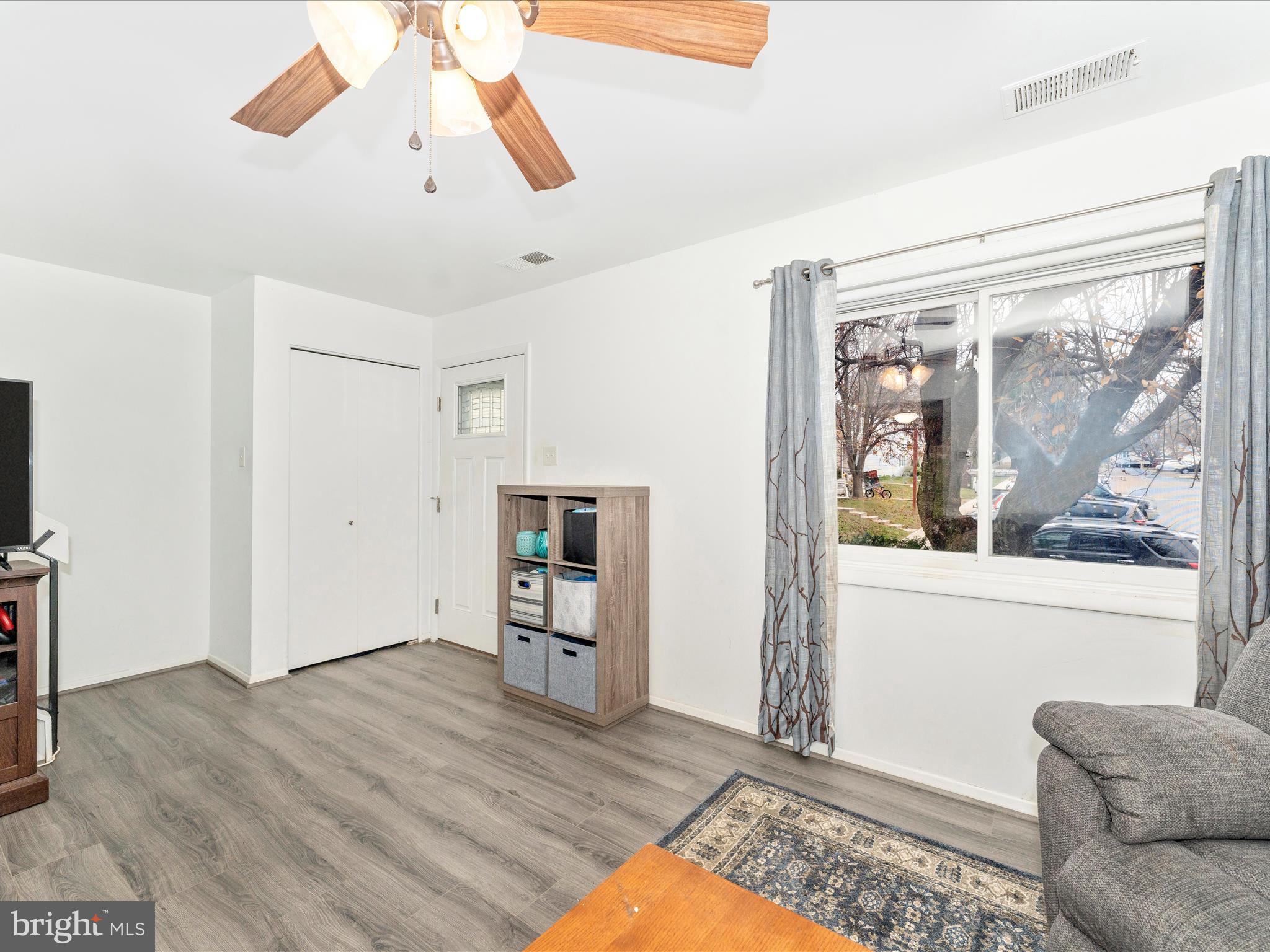 HAMPSTEAD VALLEY - Residential