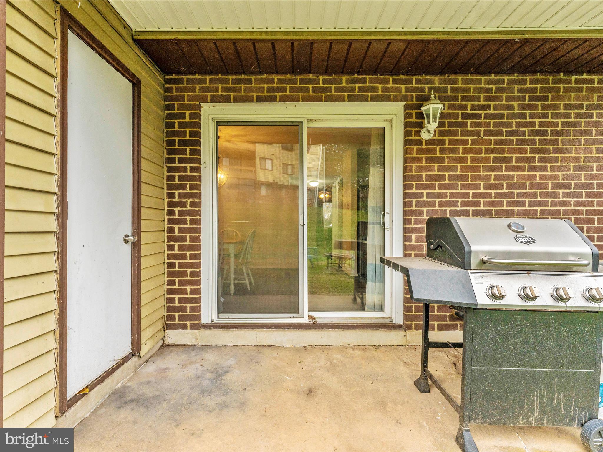 HAMPSTEAD VALLEY - Residential